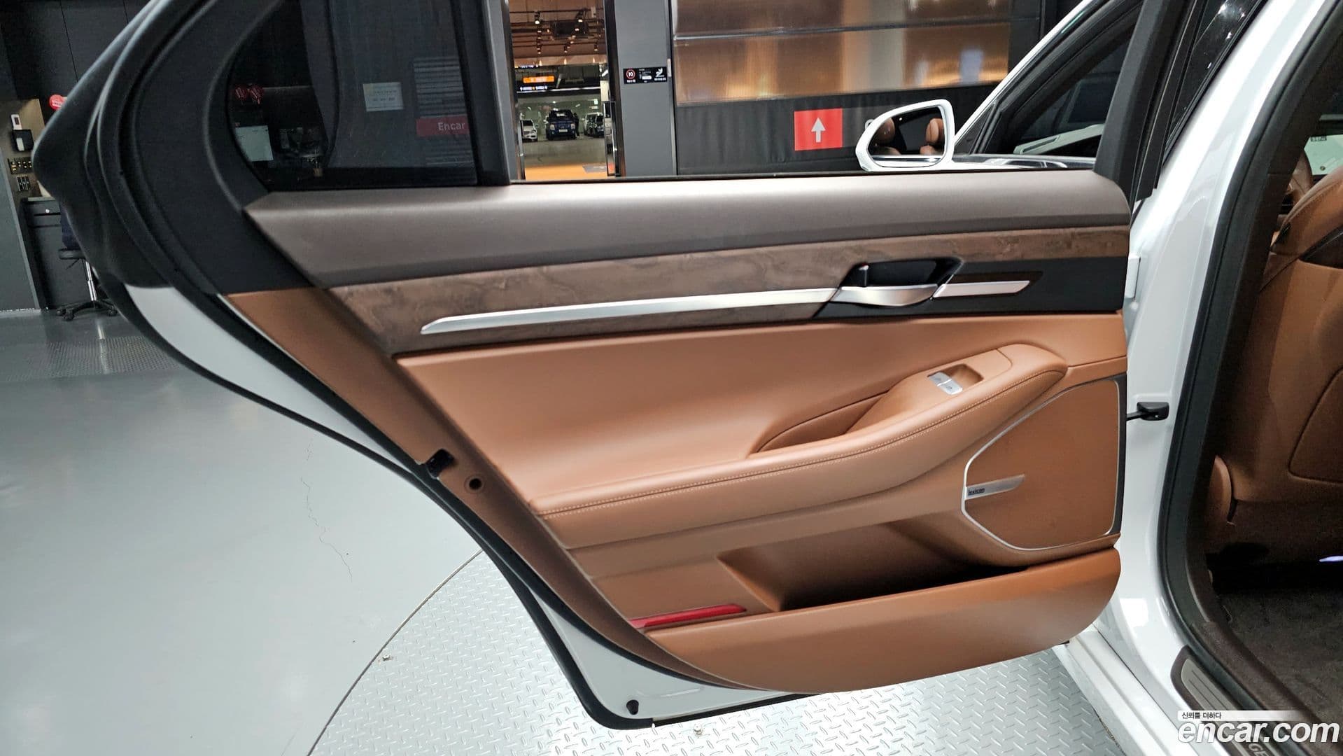 Main__Slider__Photo:G90 Genesis 2020.10-24