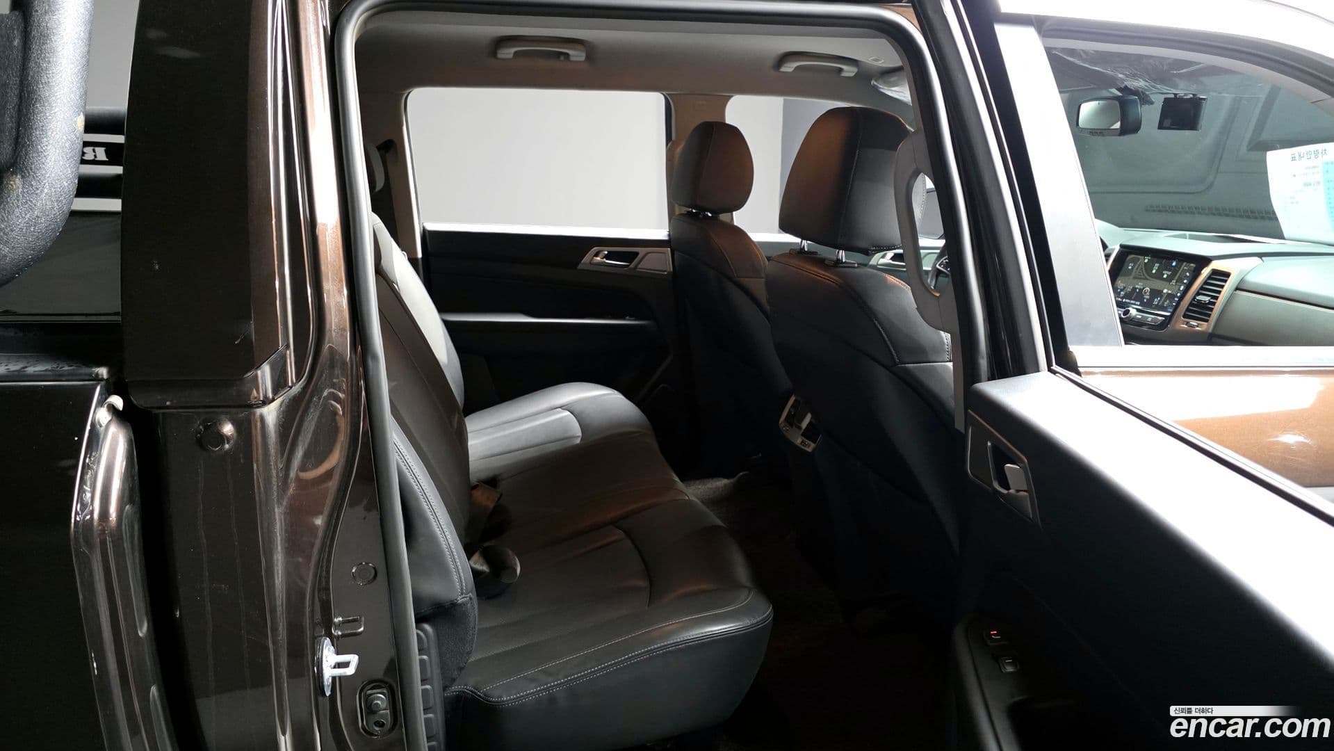 Main__Slider__Photo:Rexton KG Mobility 2018.8-11