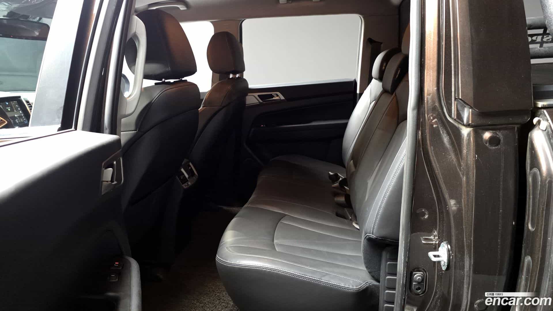 Rexton KG Mobility 2018.8-INNER-036