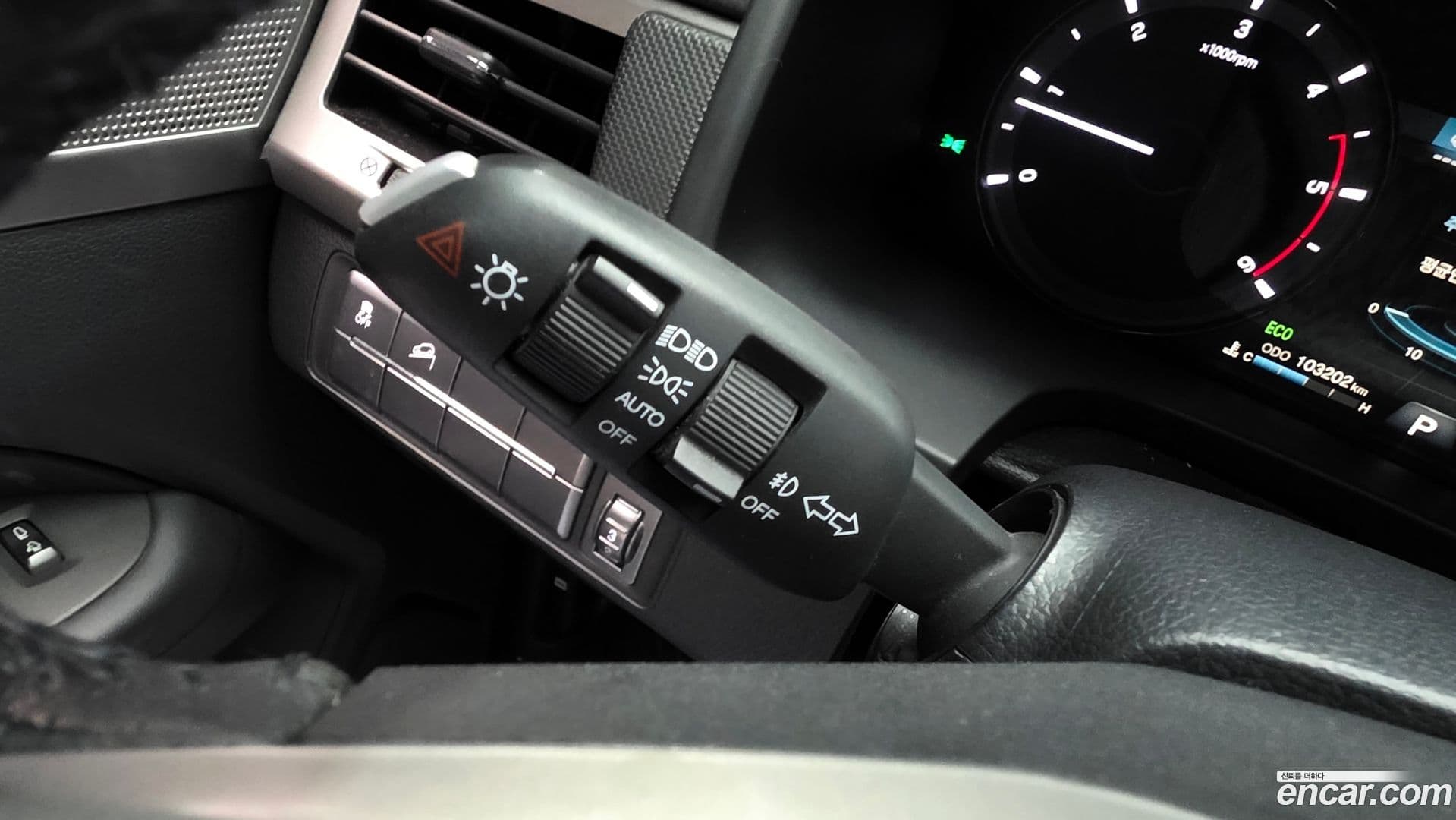 Main__Slider__Photo:Rexton KG Mobility 2018.8-27