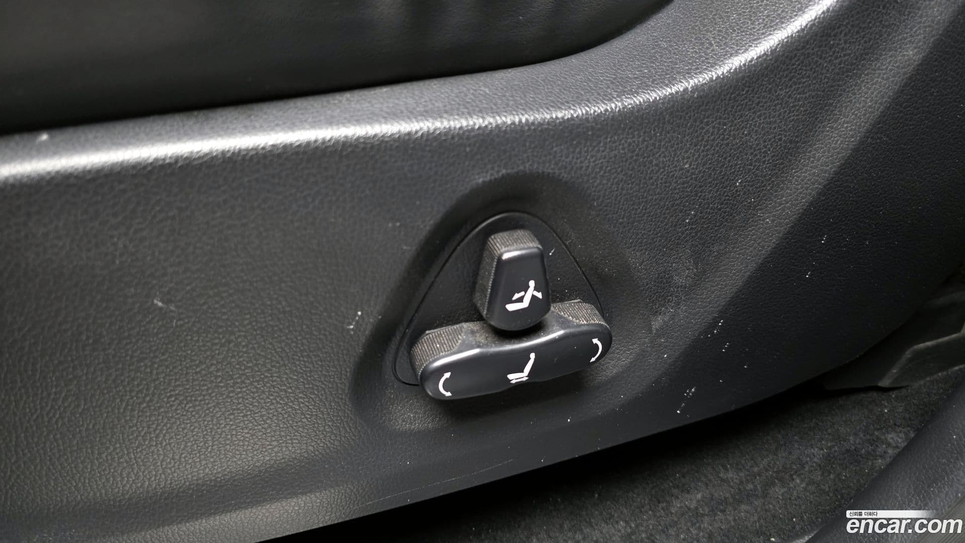 Main__Slider__Photo:Rexton KG Mobility 2018.8-33
