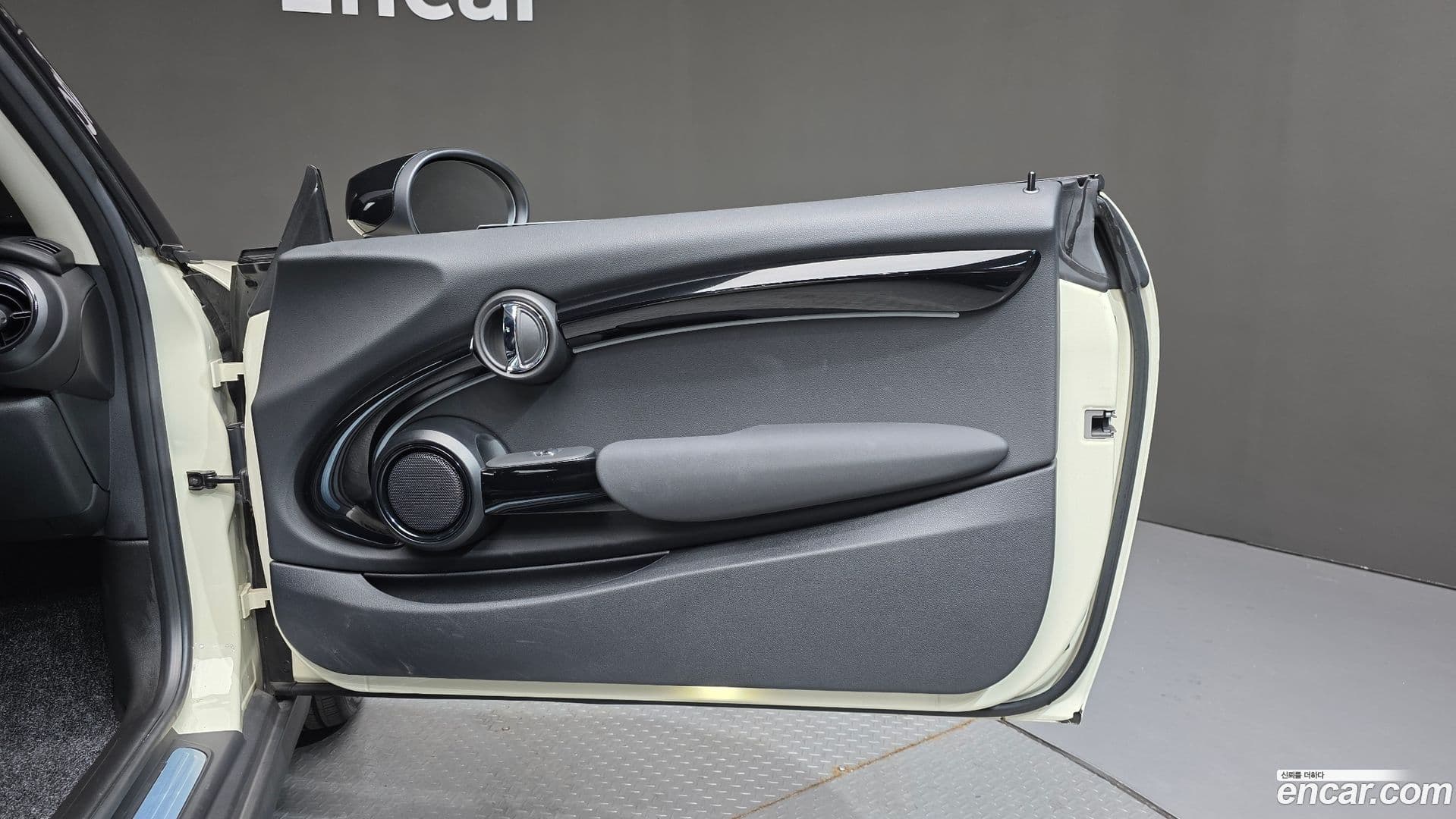 Main__Slider__Photo:Cooper Mini 2022.4-24
