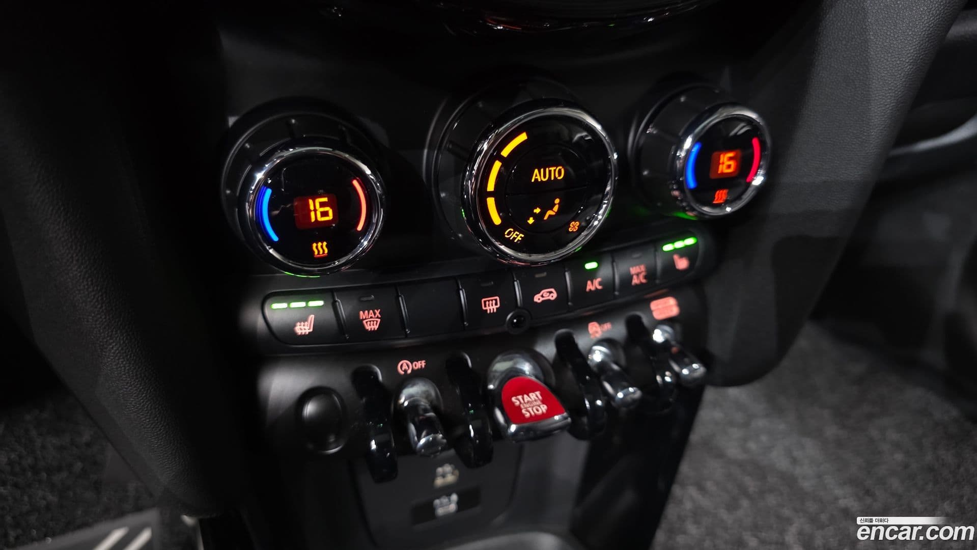 Main__Slider__Photo:Cooper Mini 2022.4-30