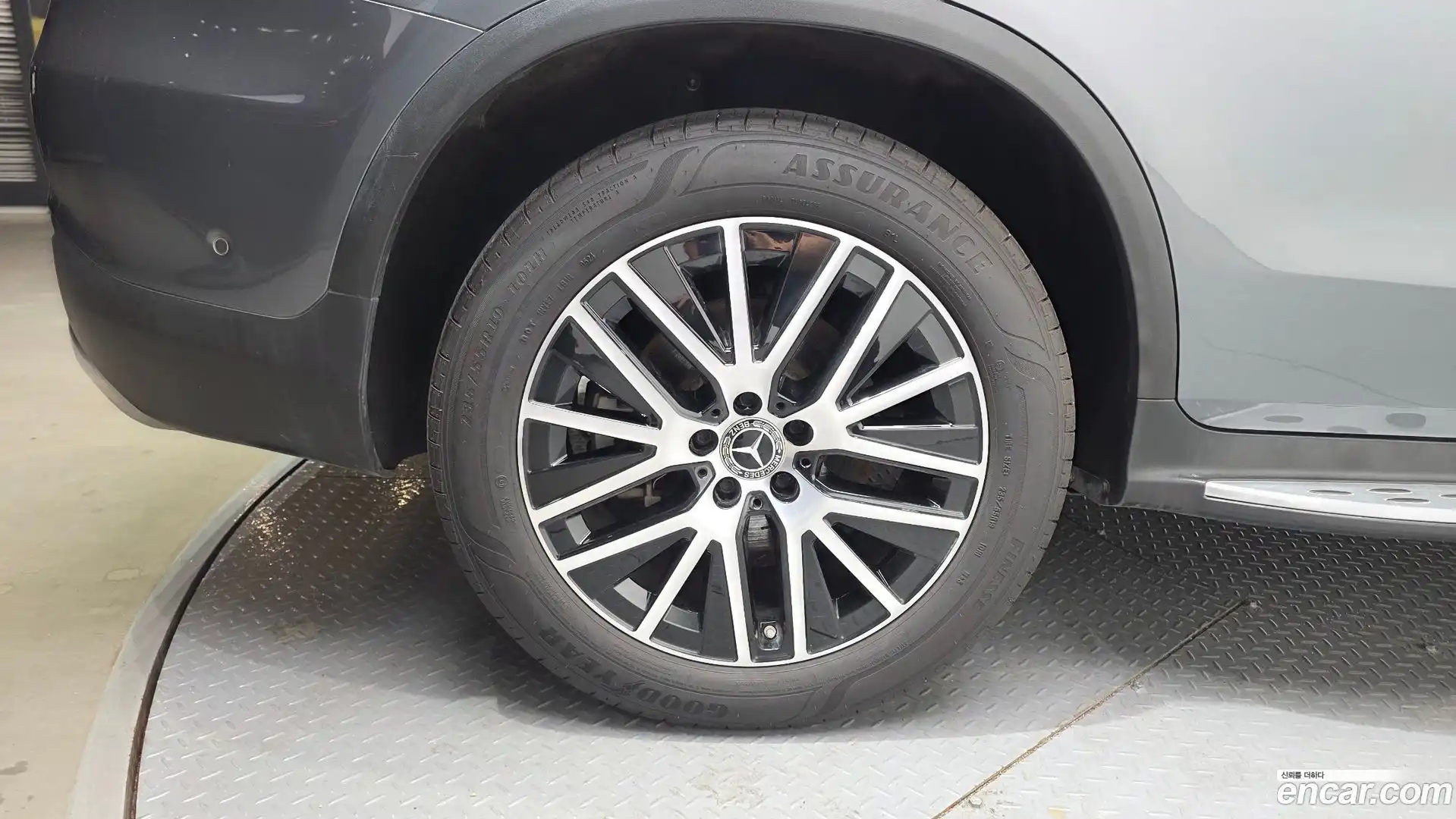 GLC-Class Mercedes-Benz 2020.0-OUTER-005