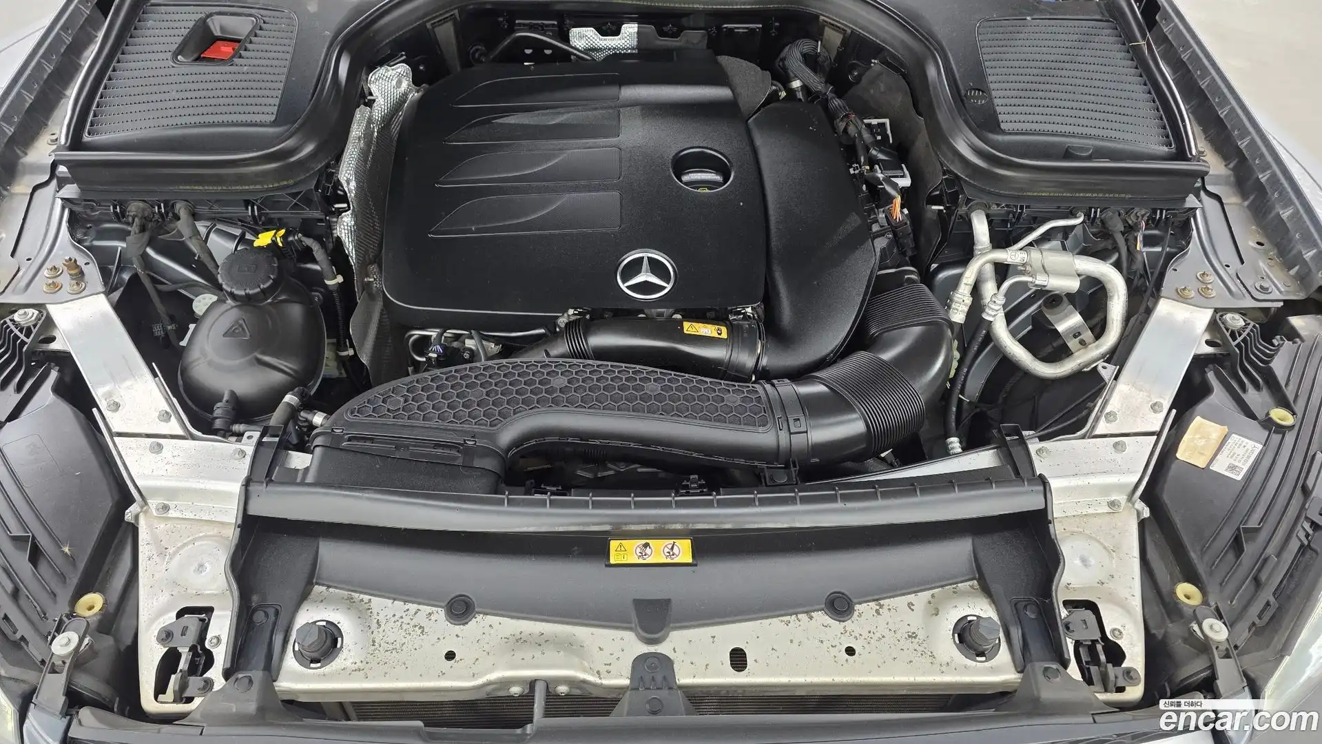 GLC-Class Mercedes-Benz 2020.0-OUTER-006