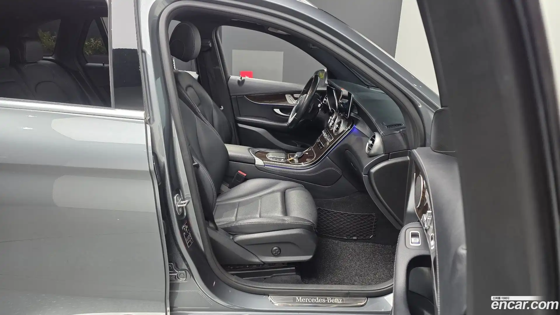 GLC-Class Mercedes-Benz 2020.0-OPTION-015