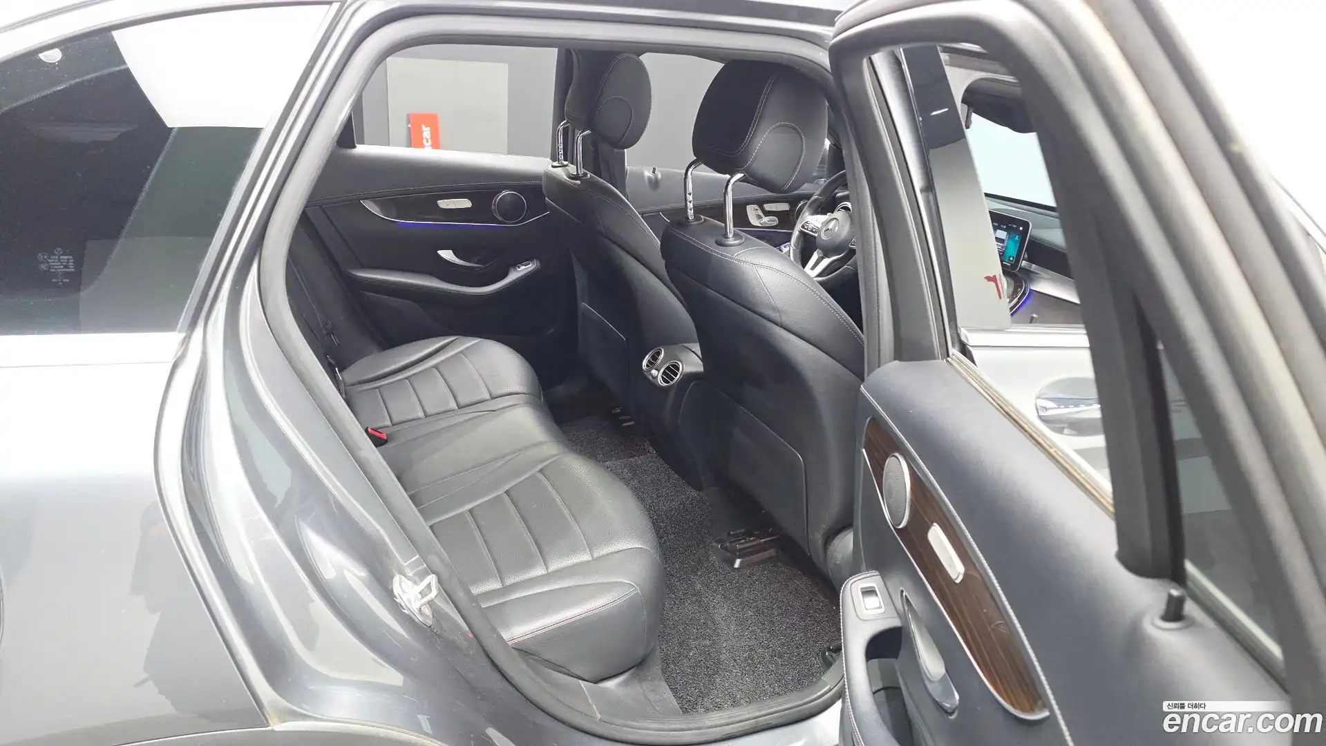 GLC-Class Mercedes-Benz 2020.0-OPTION-016