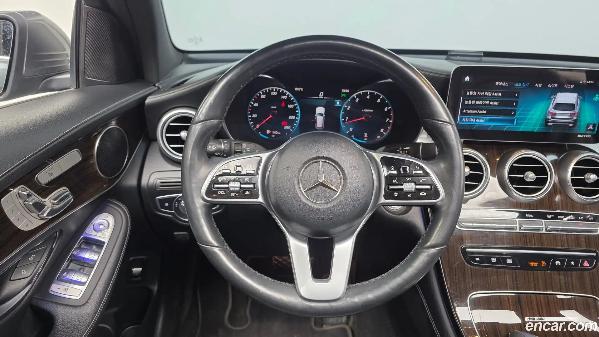 GLC-Class Mercedes-Benz 2020.0-OPTION-017