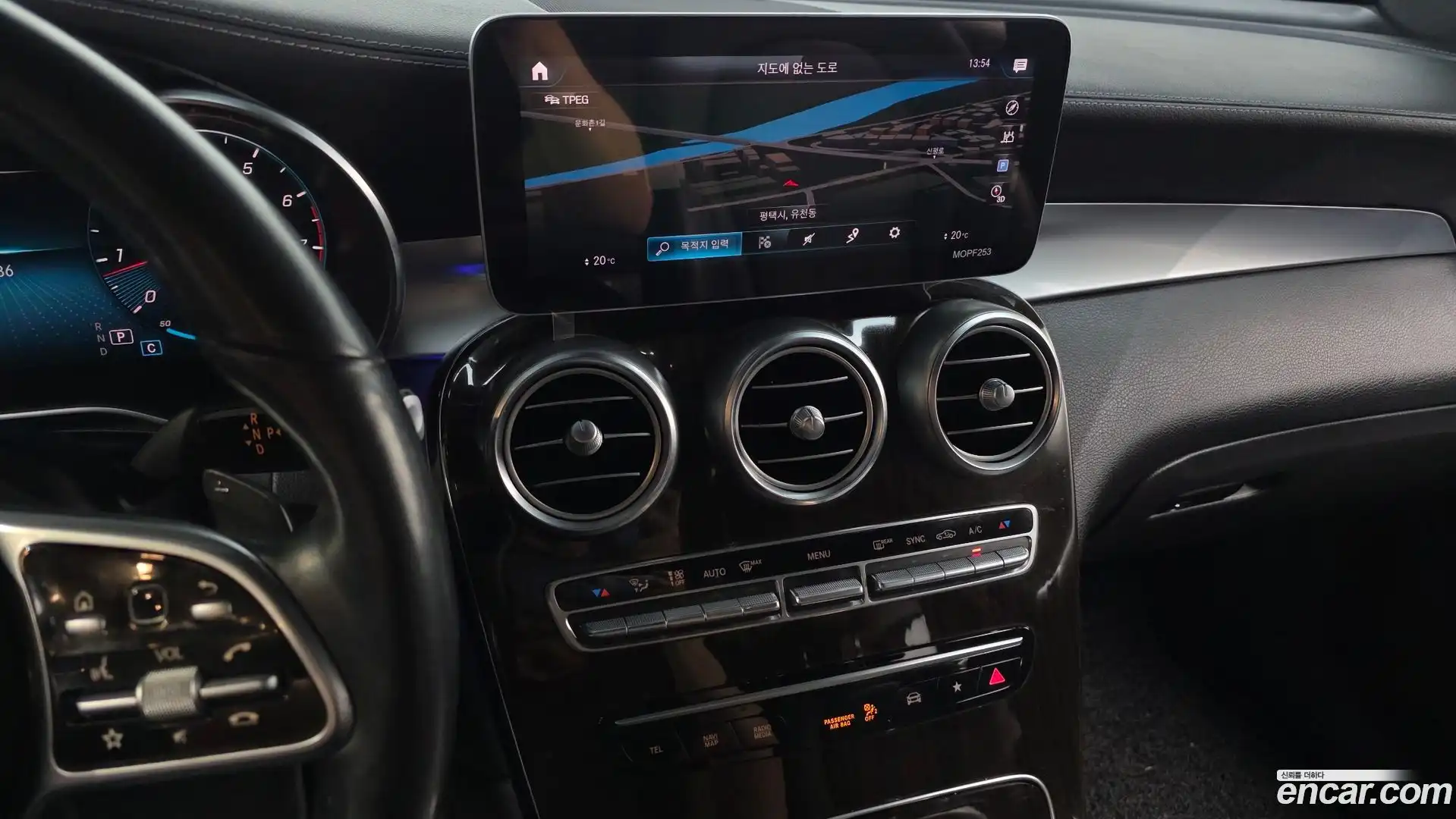 GLC-Class Mercedes-Benz 2020.0-OPTION-018