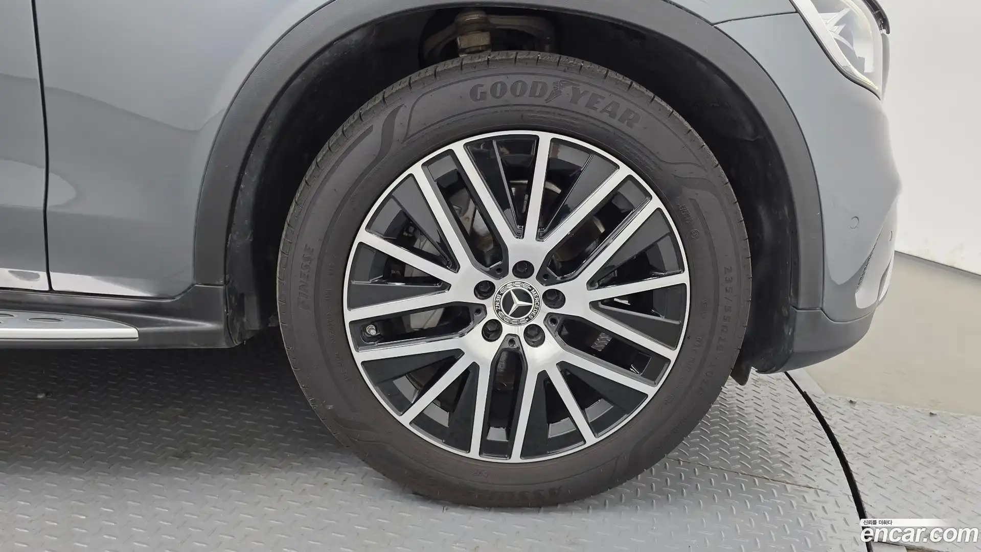 GLC-Class Mercedes-Benz 2020.0-OUTER-031