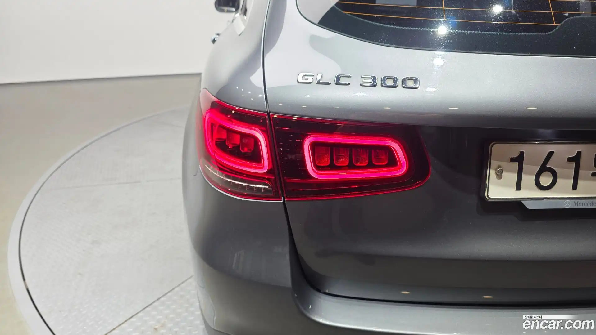 GLC-Class Mercedes-Benz 2020.0-OUTER-033