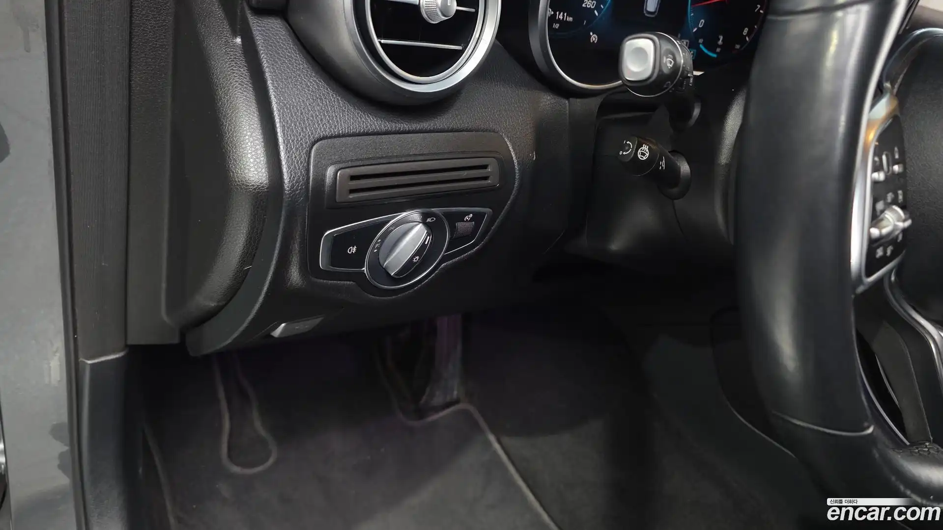 GLC-Class Mercedes-Benz 2020.0-OPTION-042
