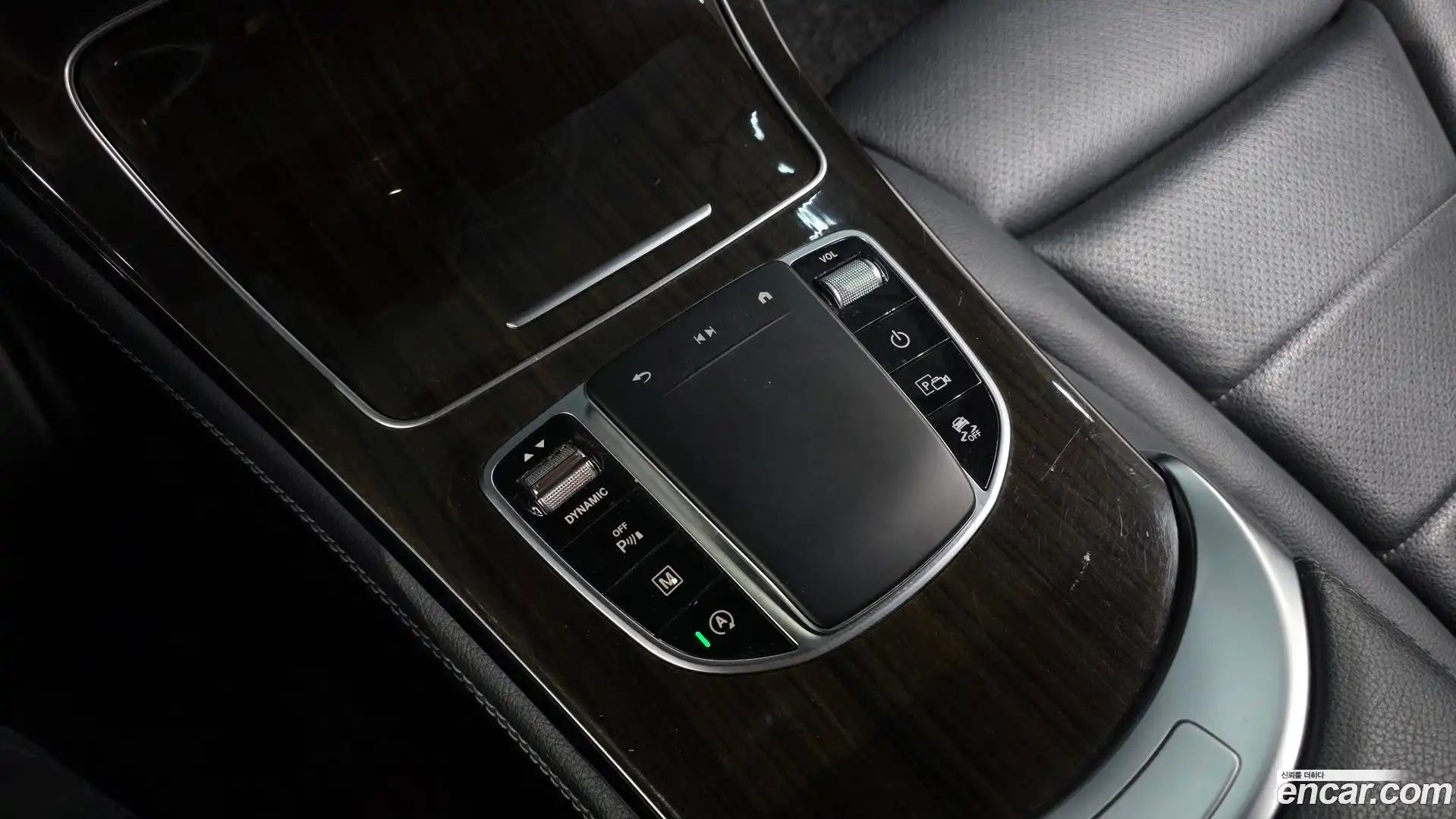 GLC-Class Mercedes-Benz 2020.0-OPTION-050