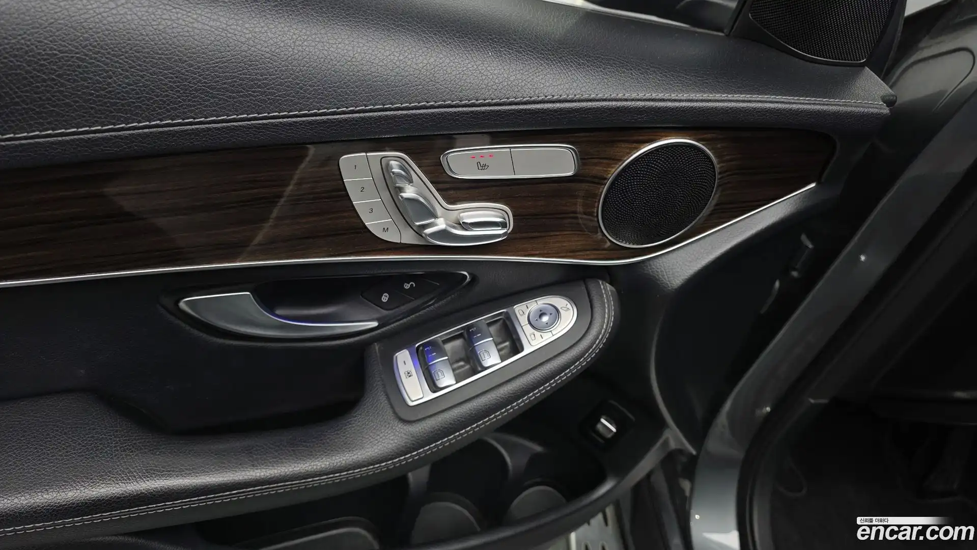 GLC-Class Mercedes-Benz 2020.0-OPTION-051