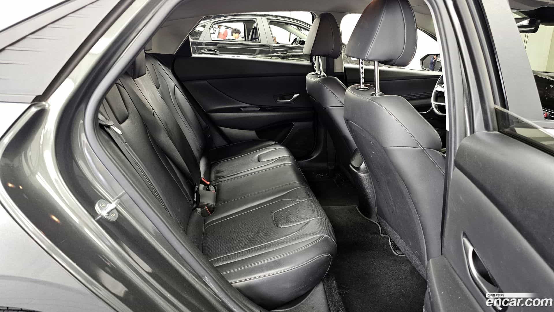 AVANTE Hyundai 2021.2-OPTION-016
