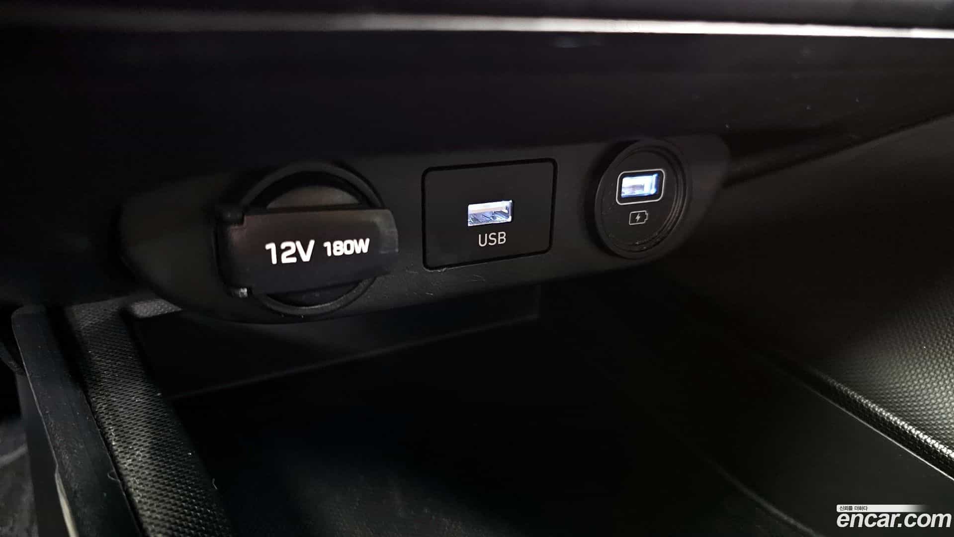 AVANTE Hyundai 2021.2-OPTION-042