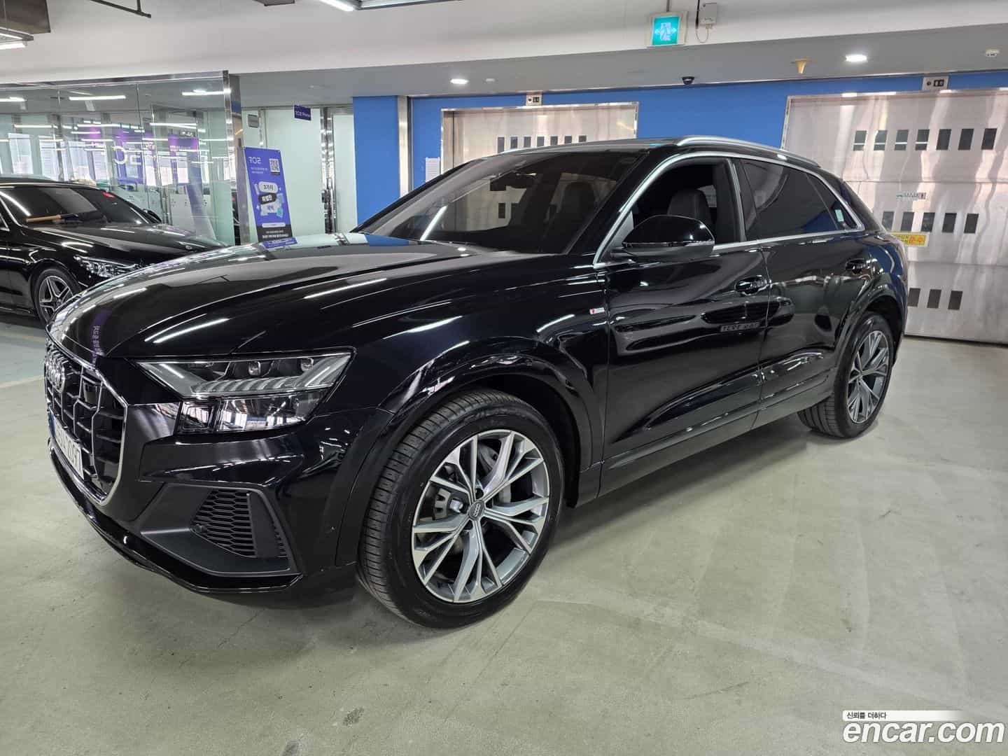 Q8 Audi 2021.2-OUTER-001