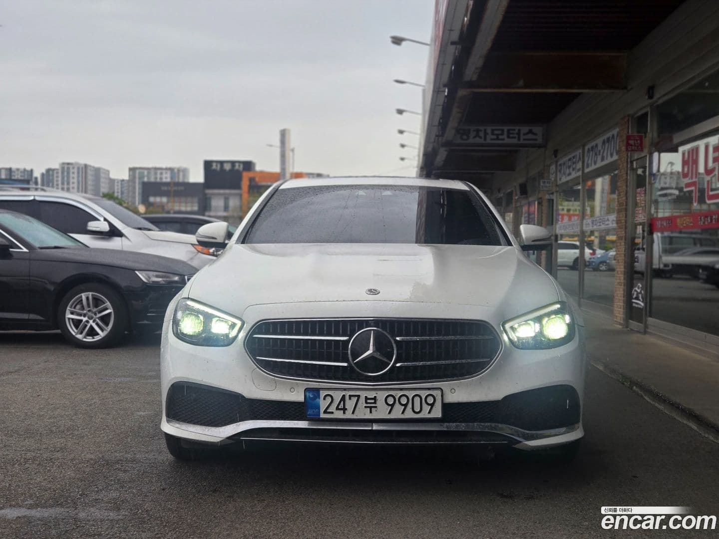 Main__Slider__Photo:E-Class Mercedes-Benz 2022.1-0