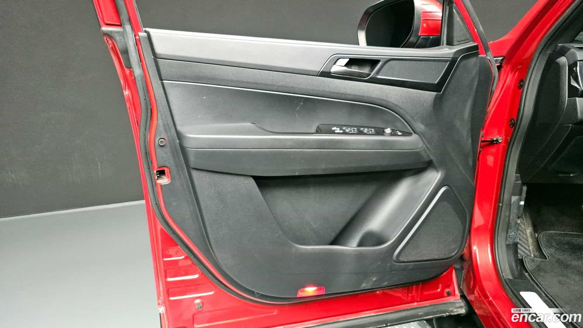 Rexton KG Mobility 2020.10-INNER-034