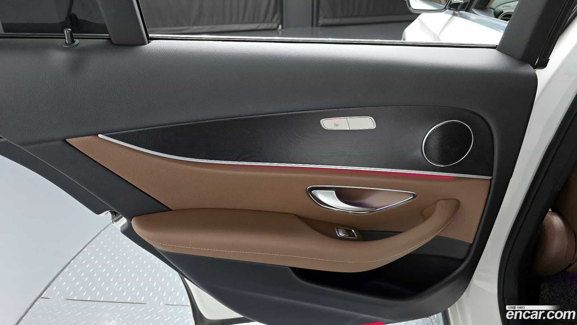 E-Class Mercedes-Benz 2018.2-INNER-035