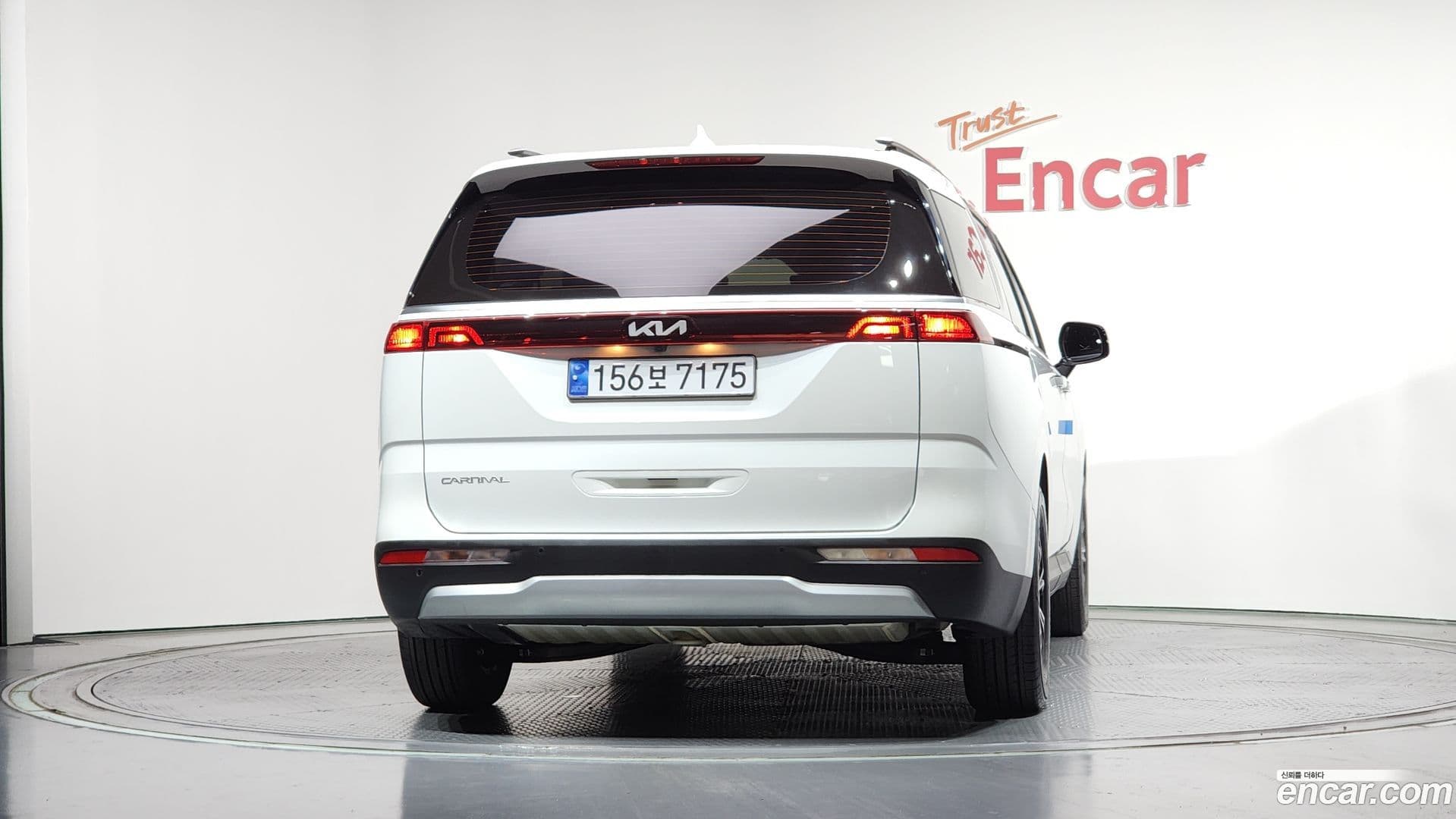 Main__Slider__Photo:Canival Kia 2023.7-3
