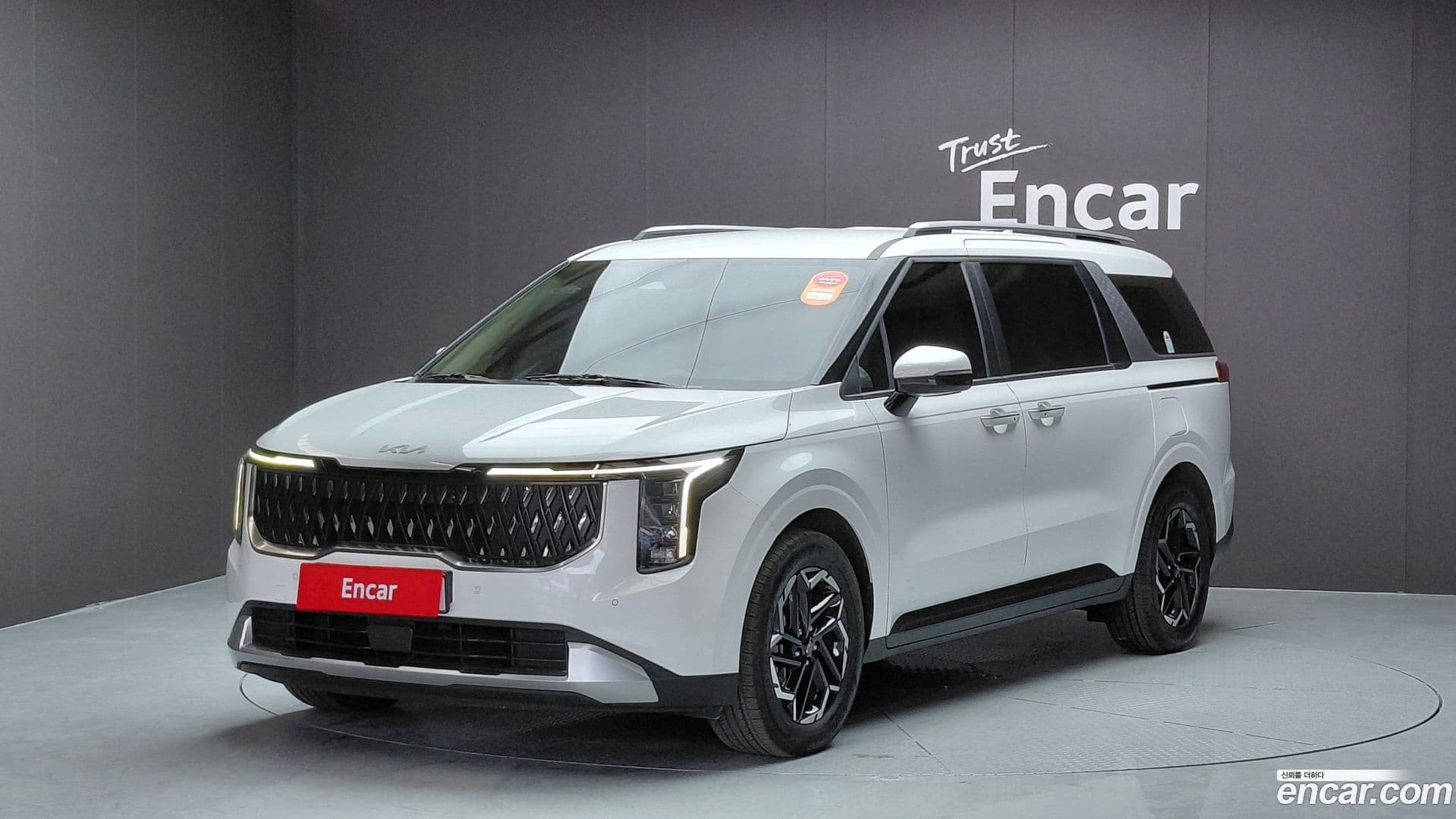 Main__Slider__Photo:Canival Kia 2023.10-0