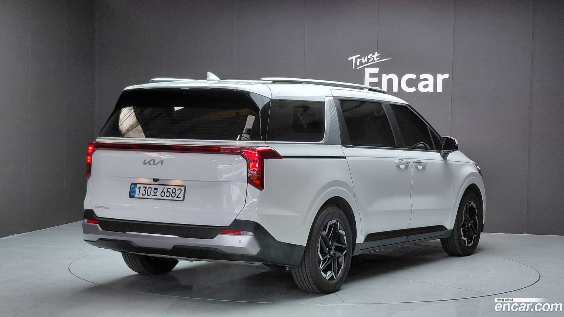 Canival Kia 2023.10-OUTER-002