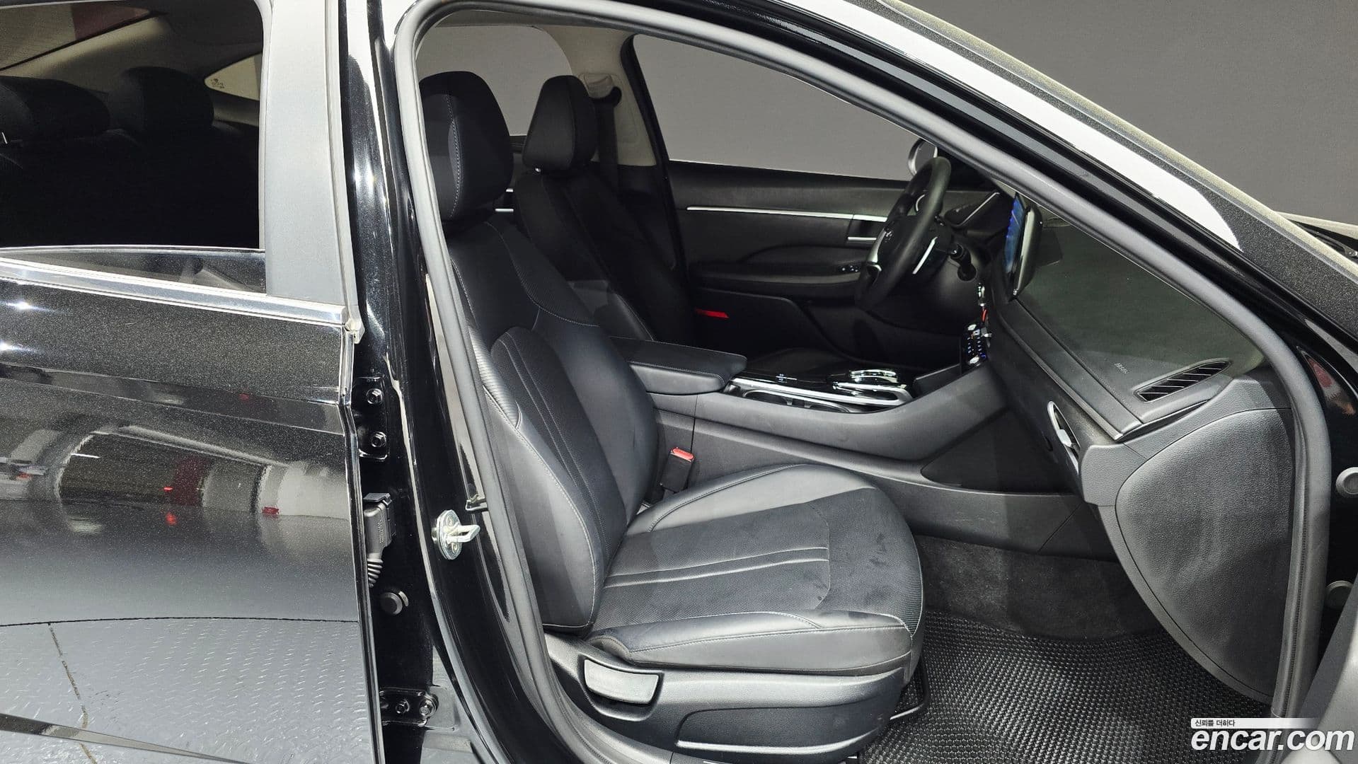 Main__Slider__Photo:Sonata Hyundai 2022.1-11