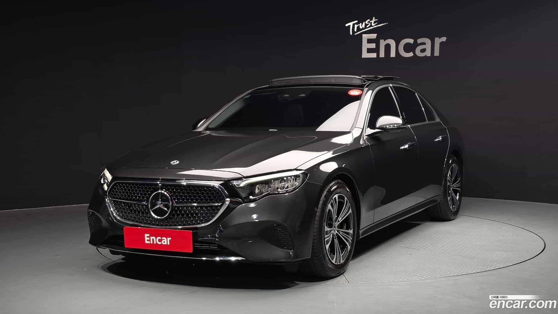 E-Class Mercedes-Benz 2025.8-OUTER-001