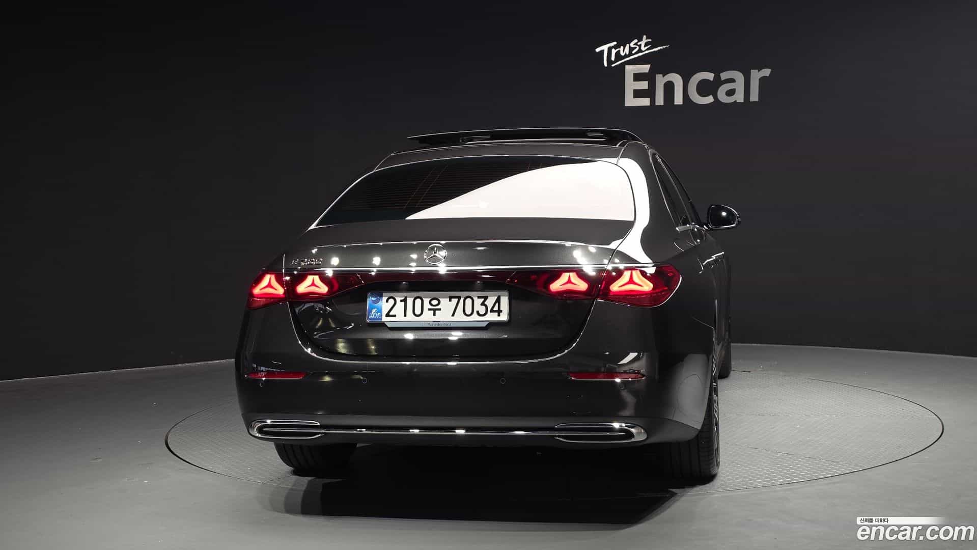 E-Class Mercedes-Benz 2025.8-OUTER-004
