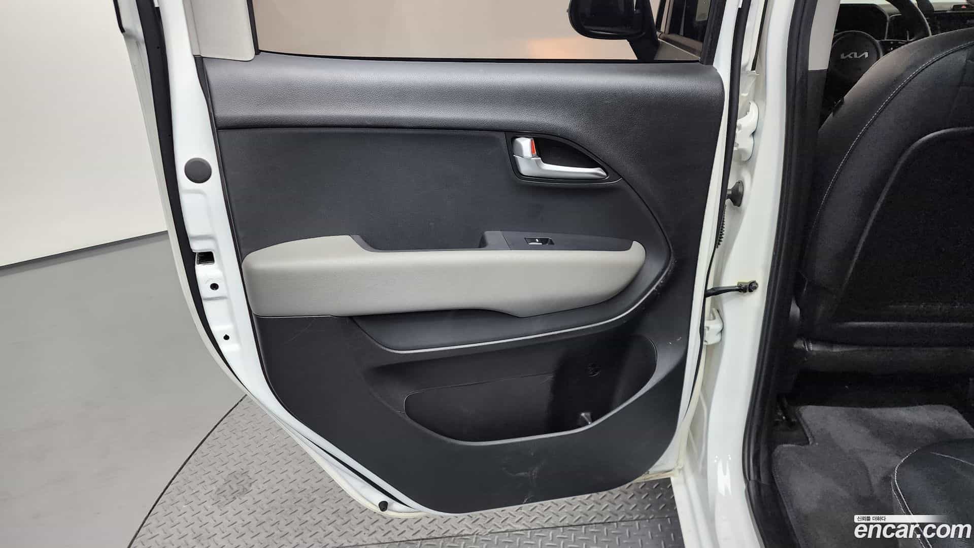 RAY Kia 2022.9-INNER-035