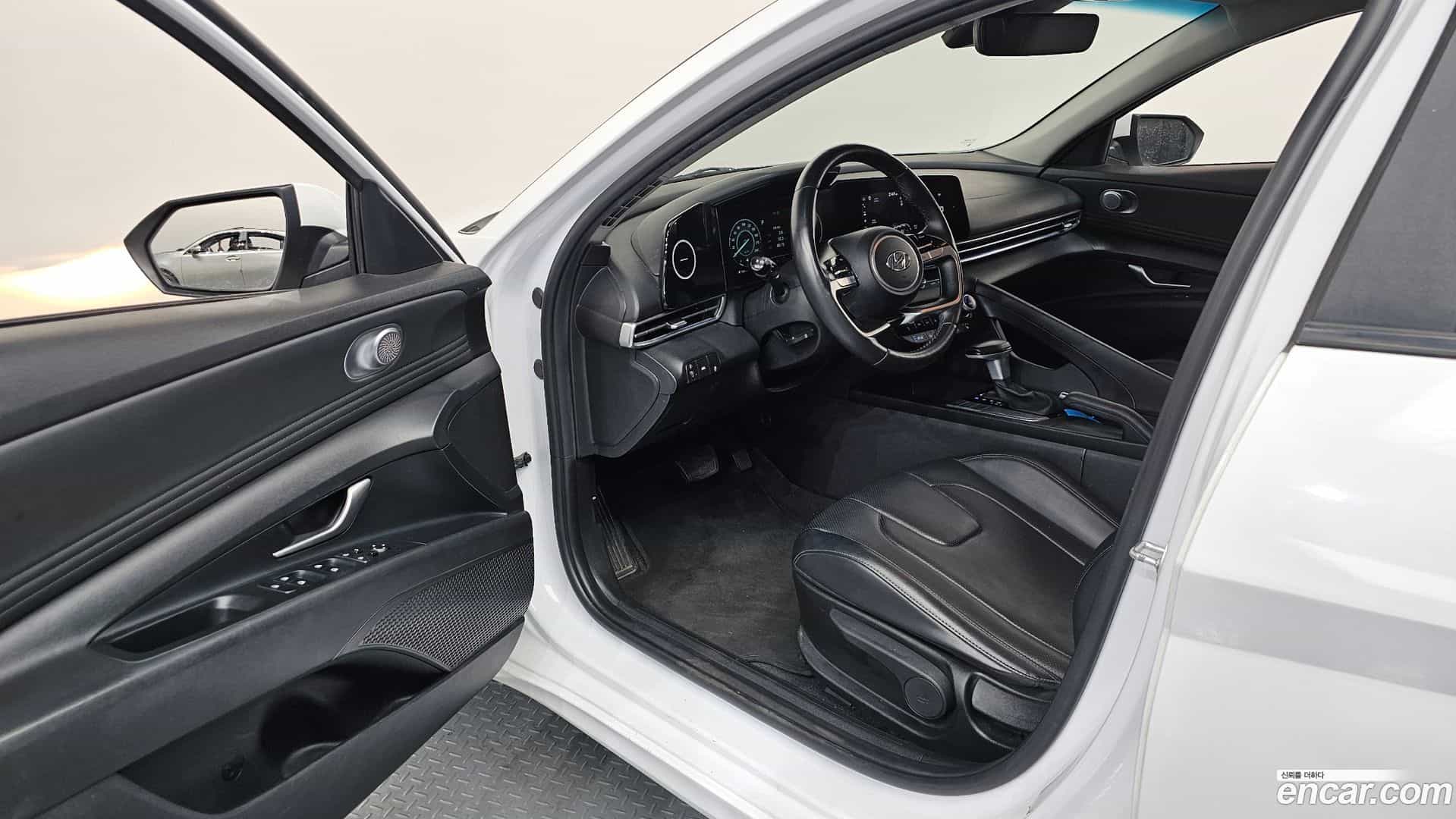 AVANTE Hyundai 2021.5-INNER-010