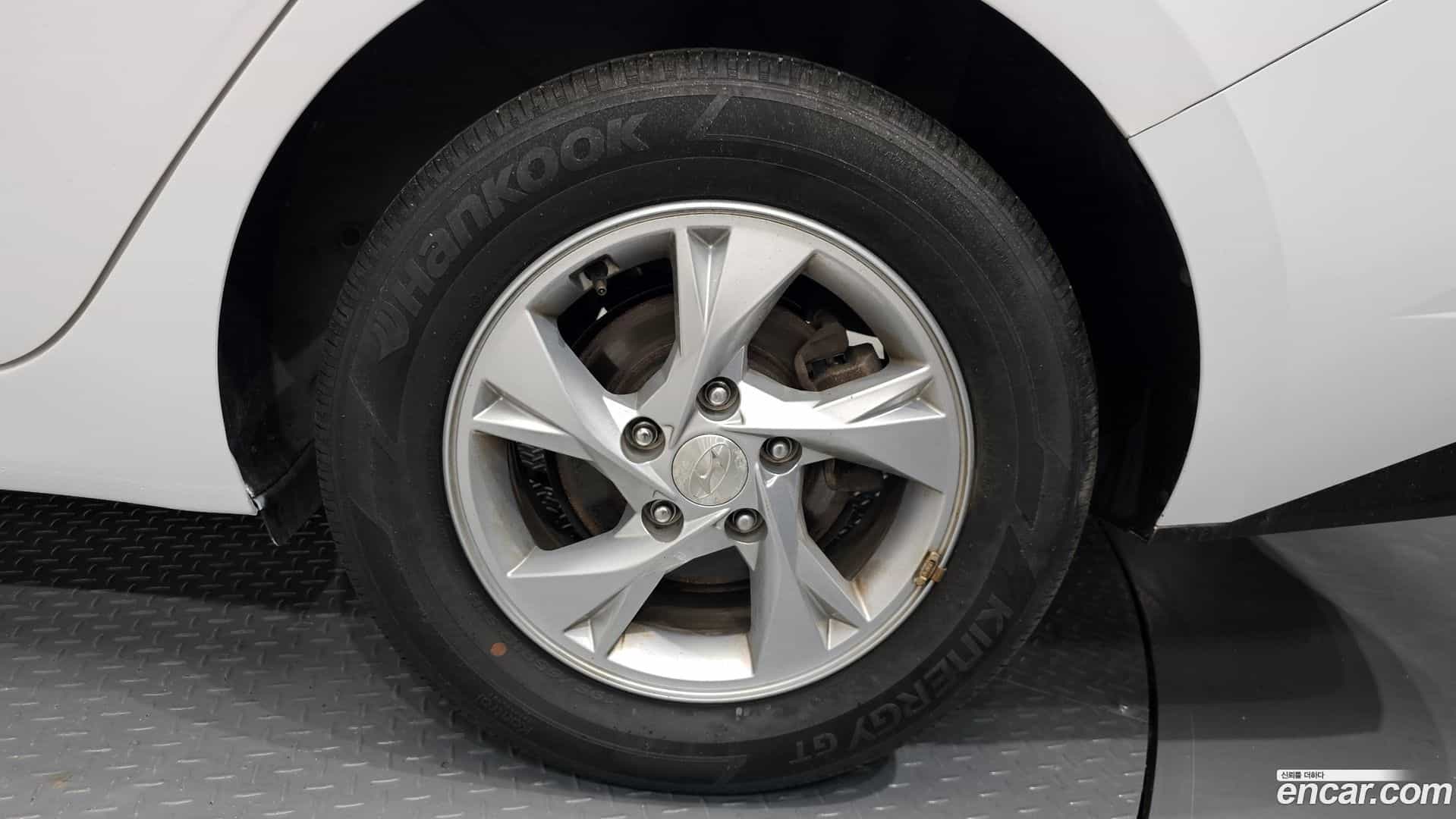AVANTE Hyundai 2021.5-OUTER-031
