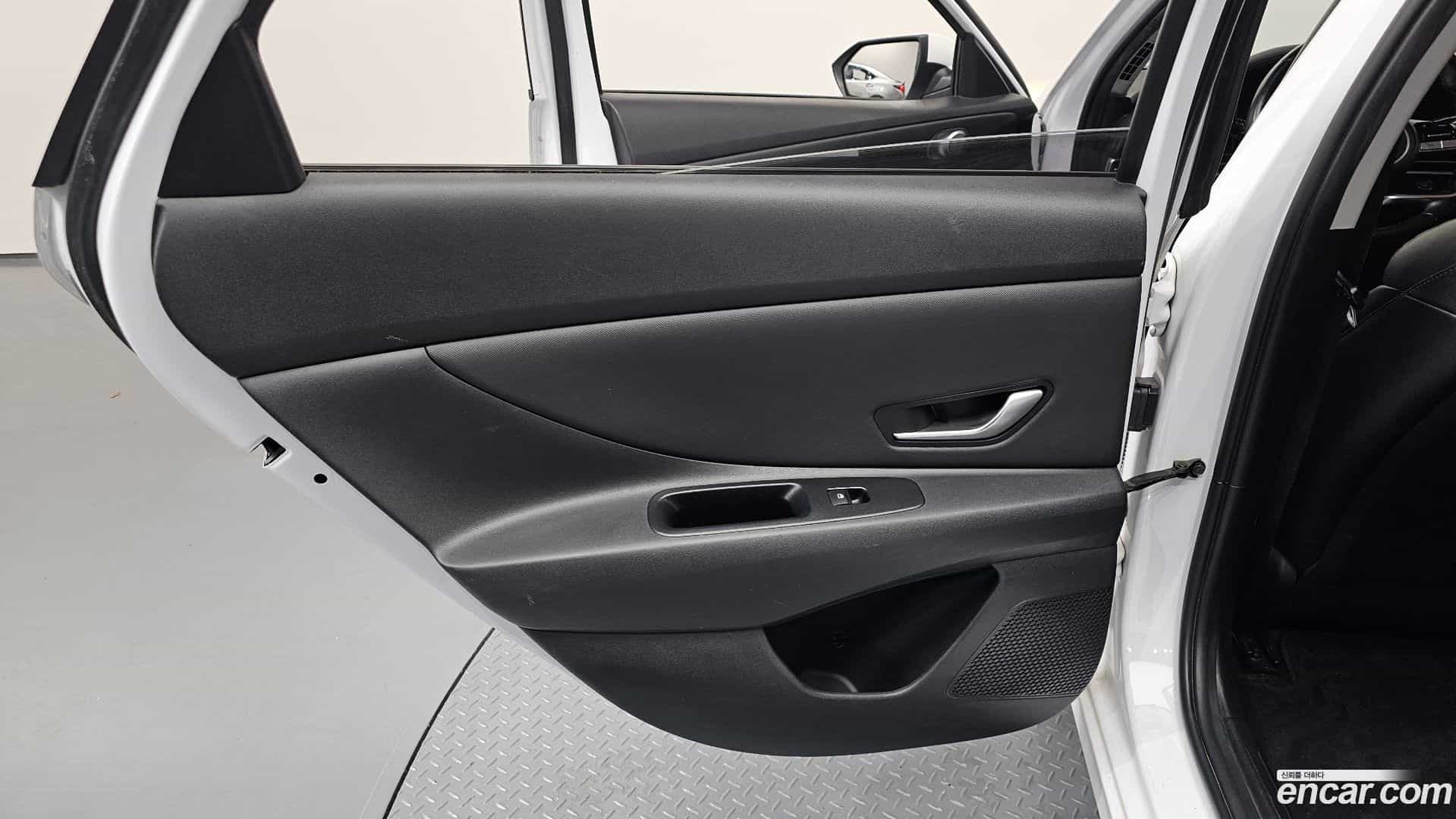 AVANTE Hyundai 2021.5-INNER-035