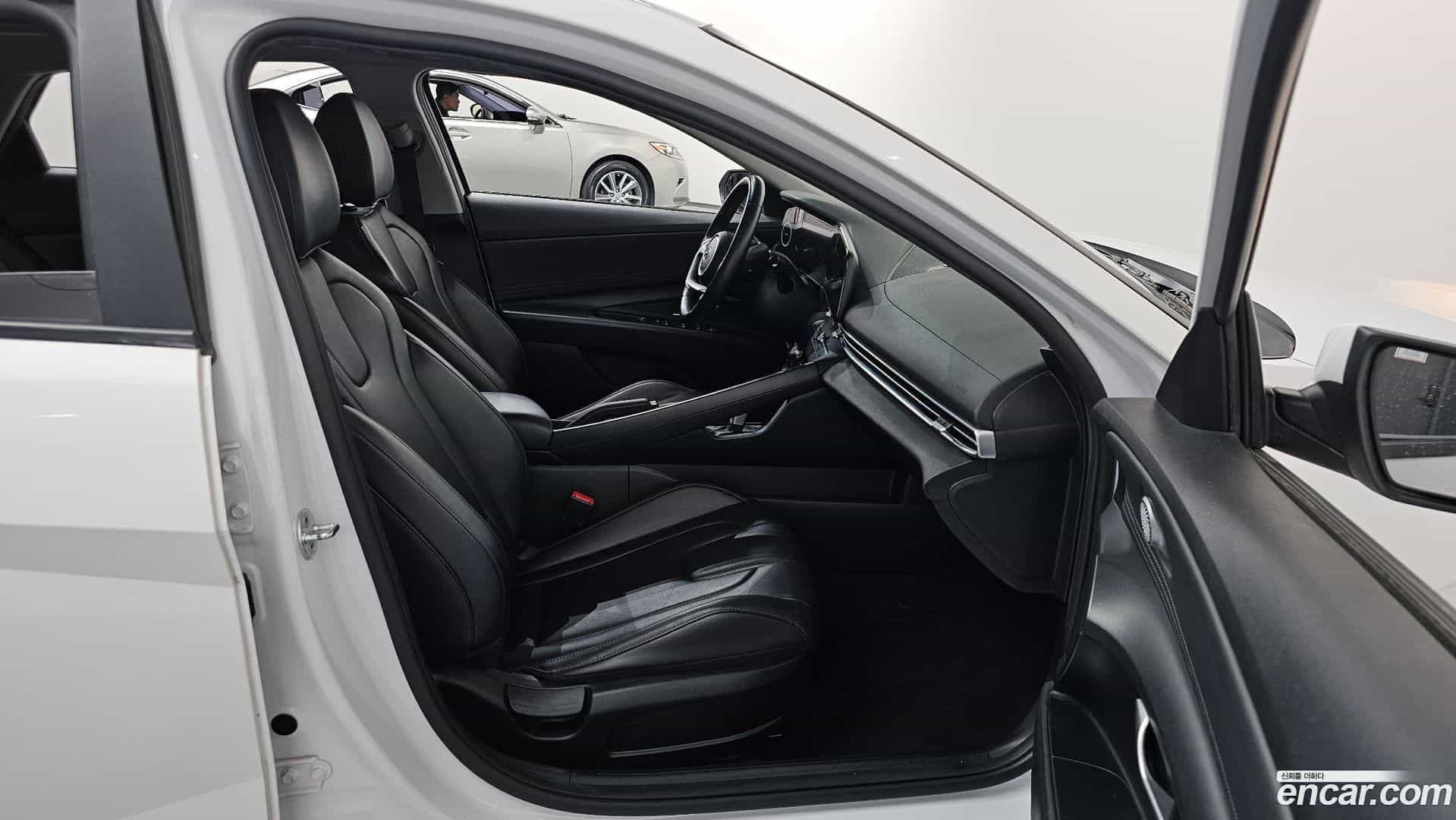 AVANTE Hyundai 2021.5-INNER-036