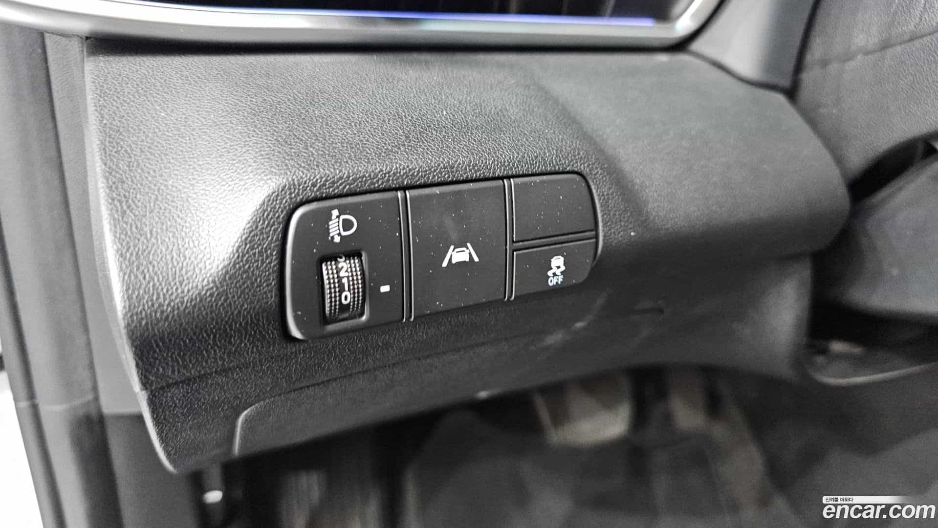 AVANTE Hyundai 2021.5-OPTION-040