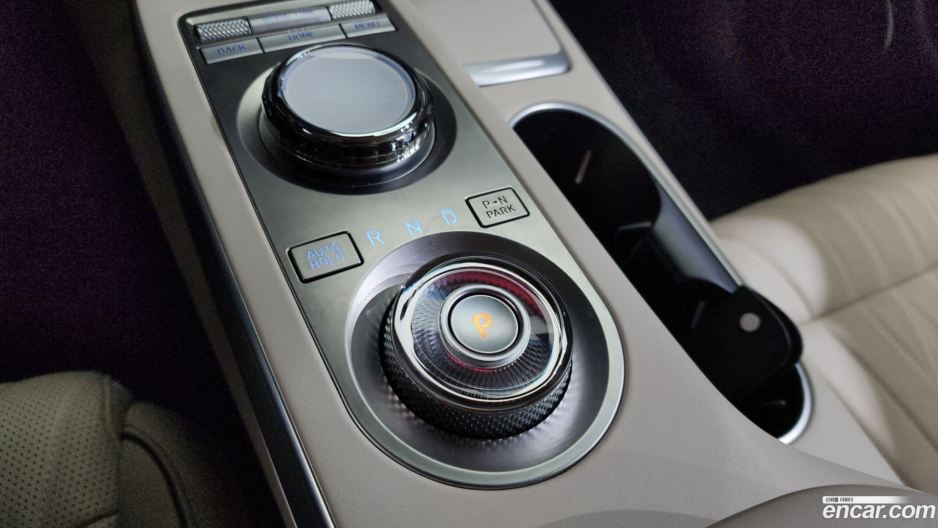 Main__Slider__Photo:GV70 Genesis 2021.3-8