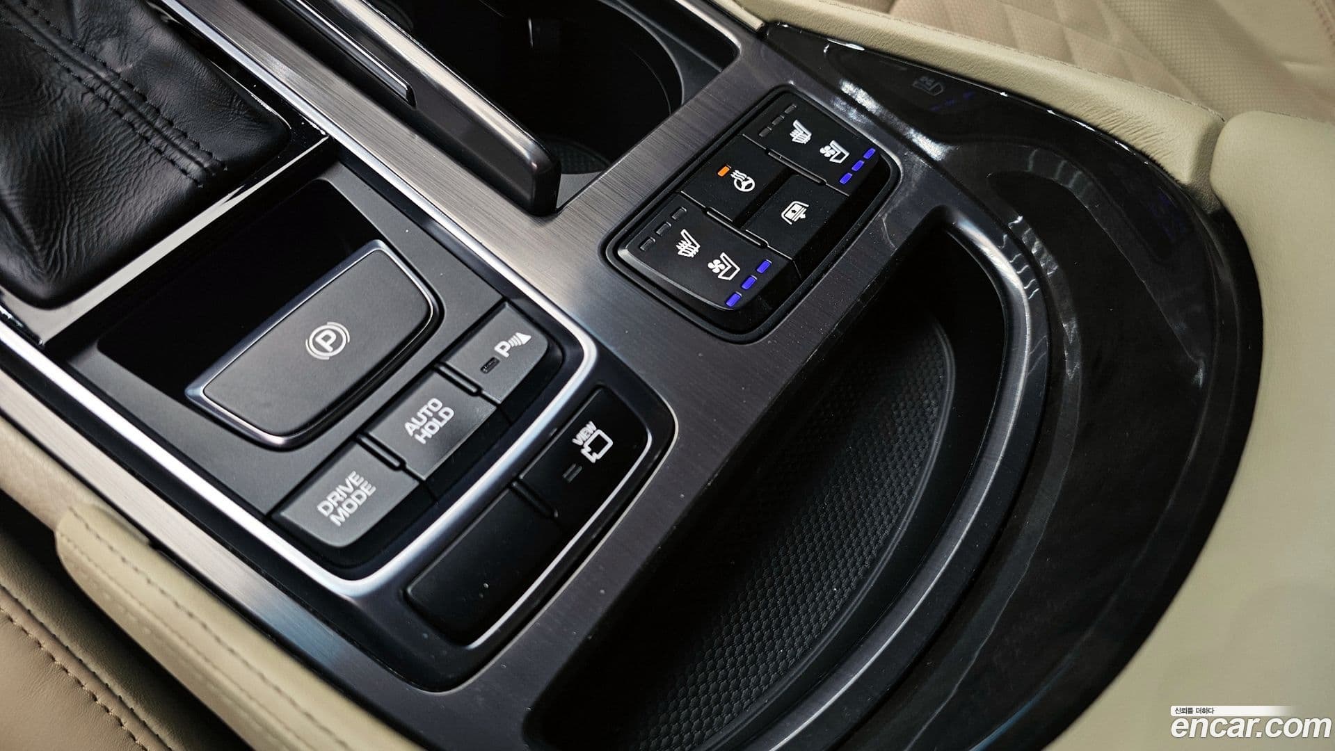 Main__Slider__Photo:Aslan Hyundai 2014.10-26