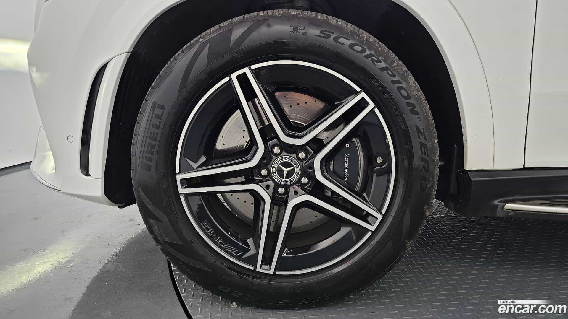 GLE-Class Mercedes-Benz 2020.10-OUTER-005