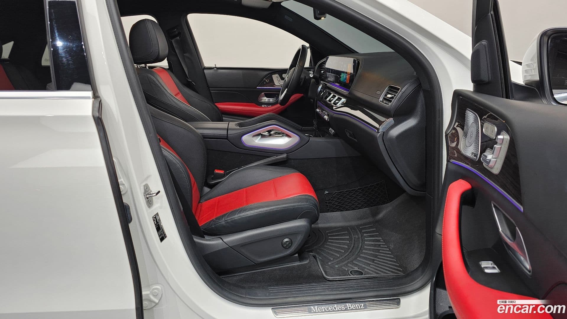 Main__Slider__Photo:GLE-Class Mercedes-Benz 2020.10-25