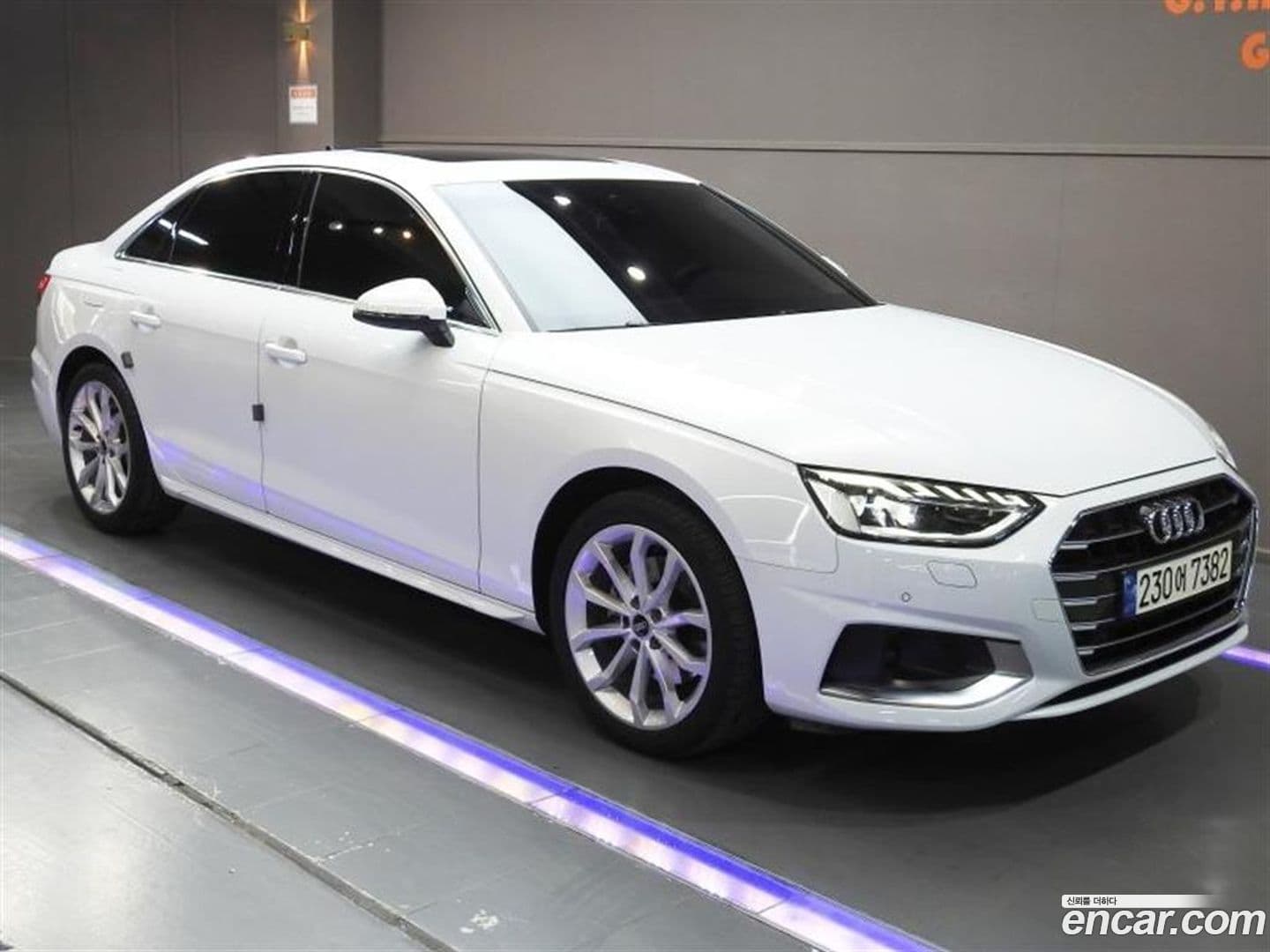 Main__Slider__Photo:A4 Audi 2023.9-0