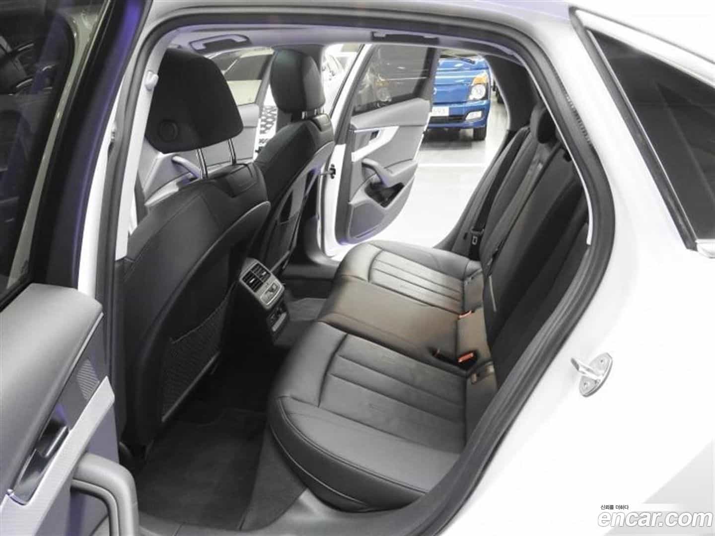 A4 Audi 2023.9-OPTION-018