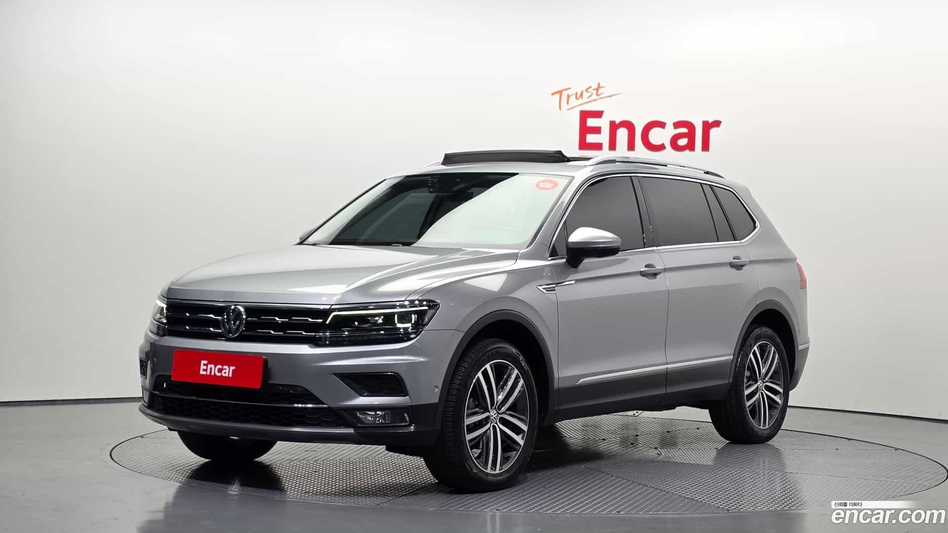 Tiguan Volkswagen 2020.11-OUTER-001