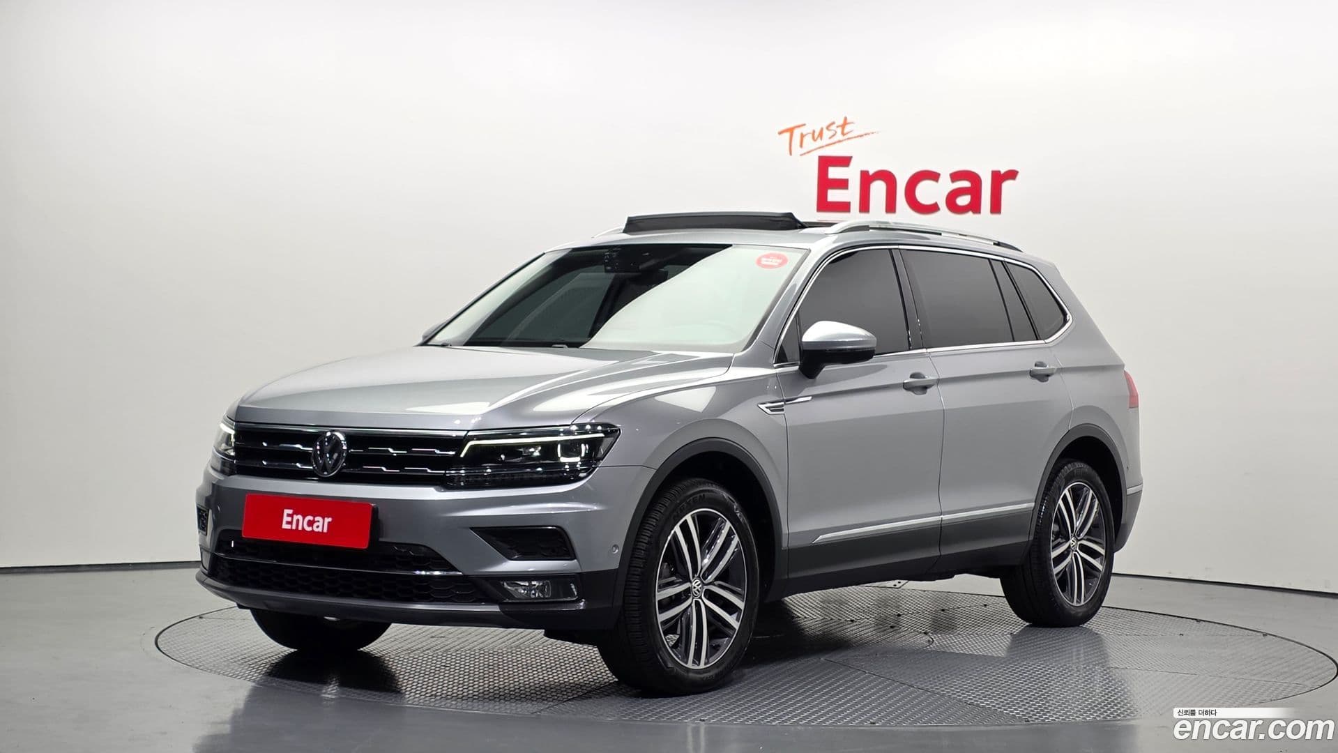 Main__Slider__Photo:Tiguan Volkswagen 2020.11-0