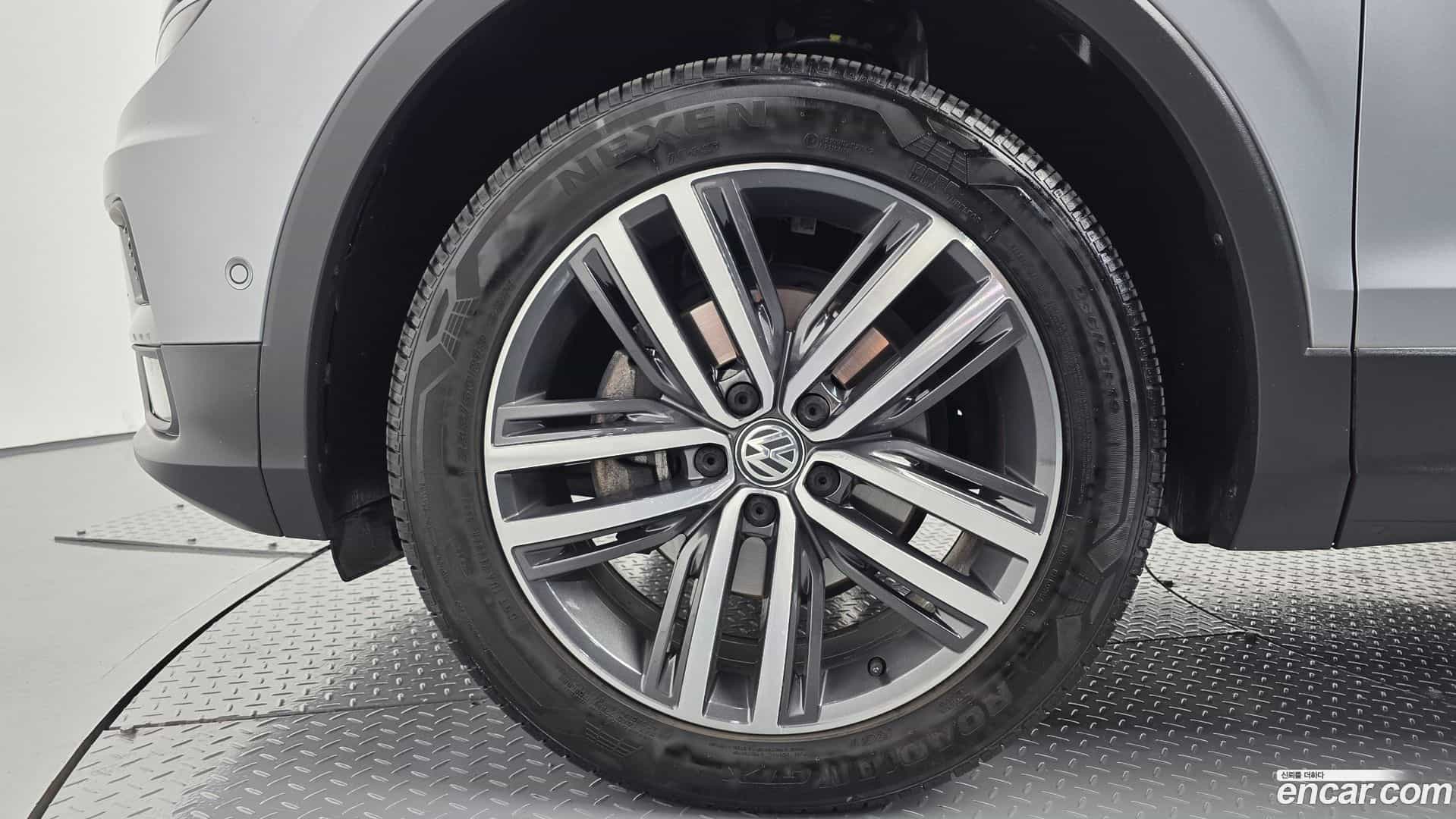 Tiguan Volkswagen 2020.11-OUTER-005