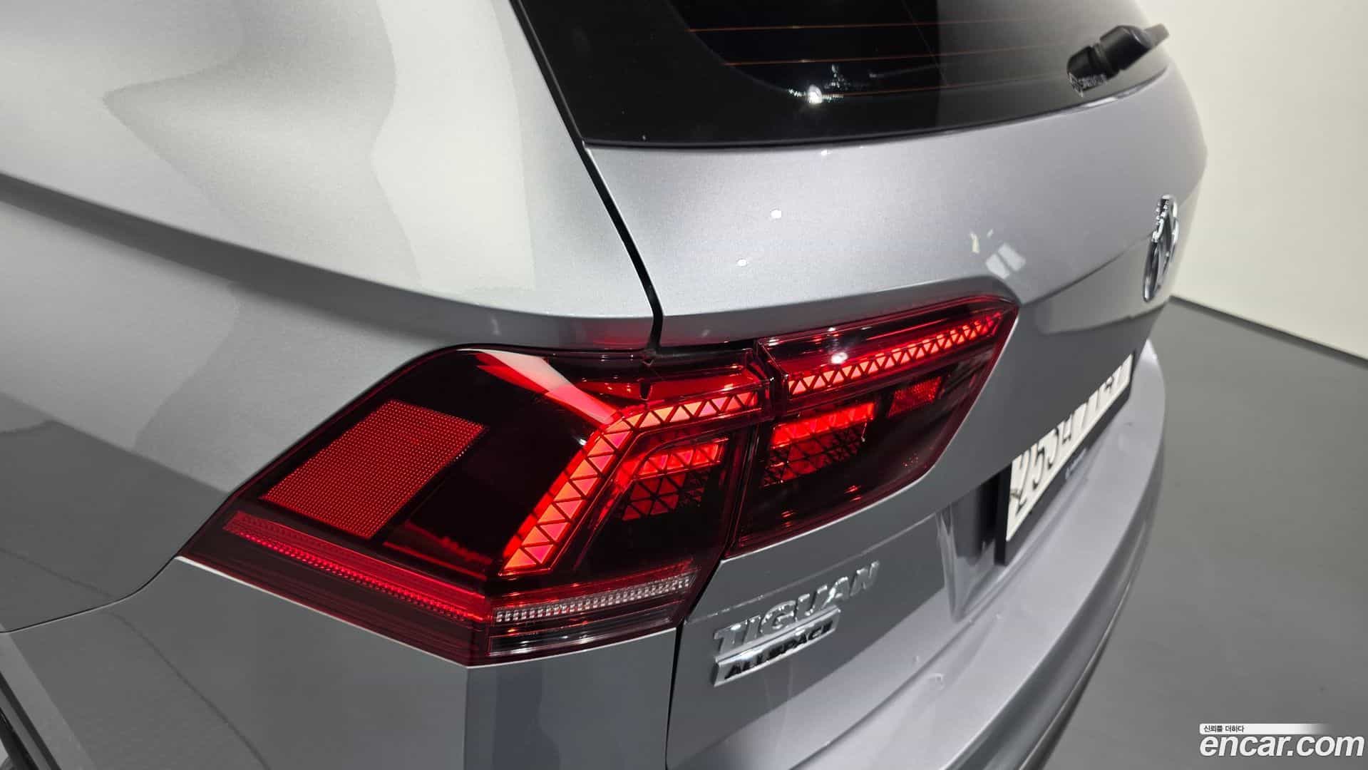 Tiguan Volkswagen 2020.11-OUTER-033