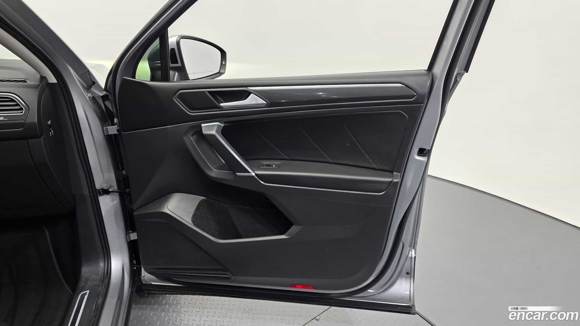 Tiguan Volkswagen 2020.11-INNER-034