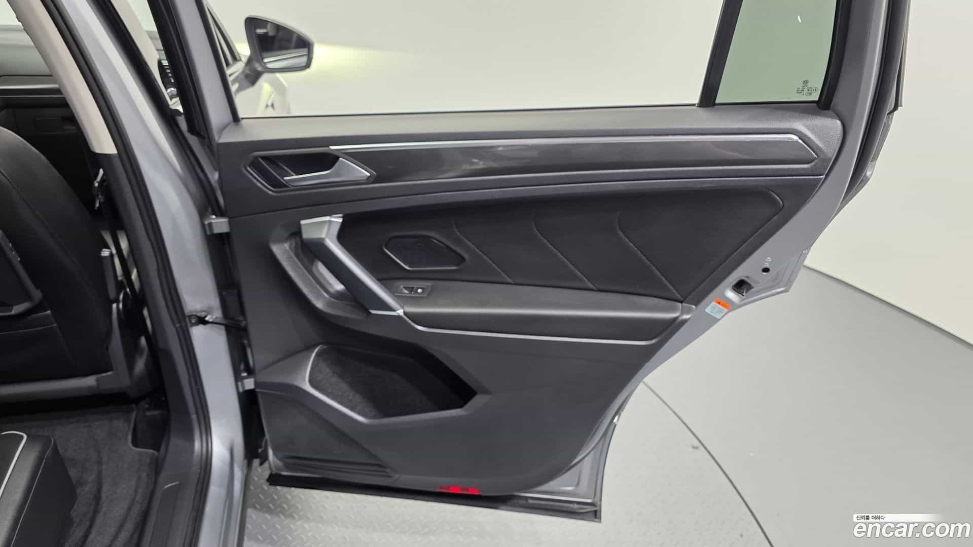 Tiguan Volkswagen 2020.11-INNER-035