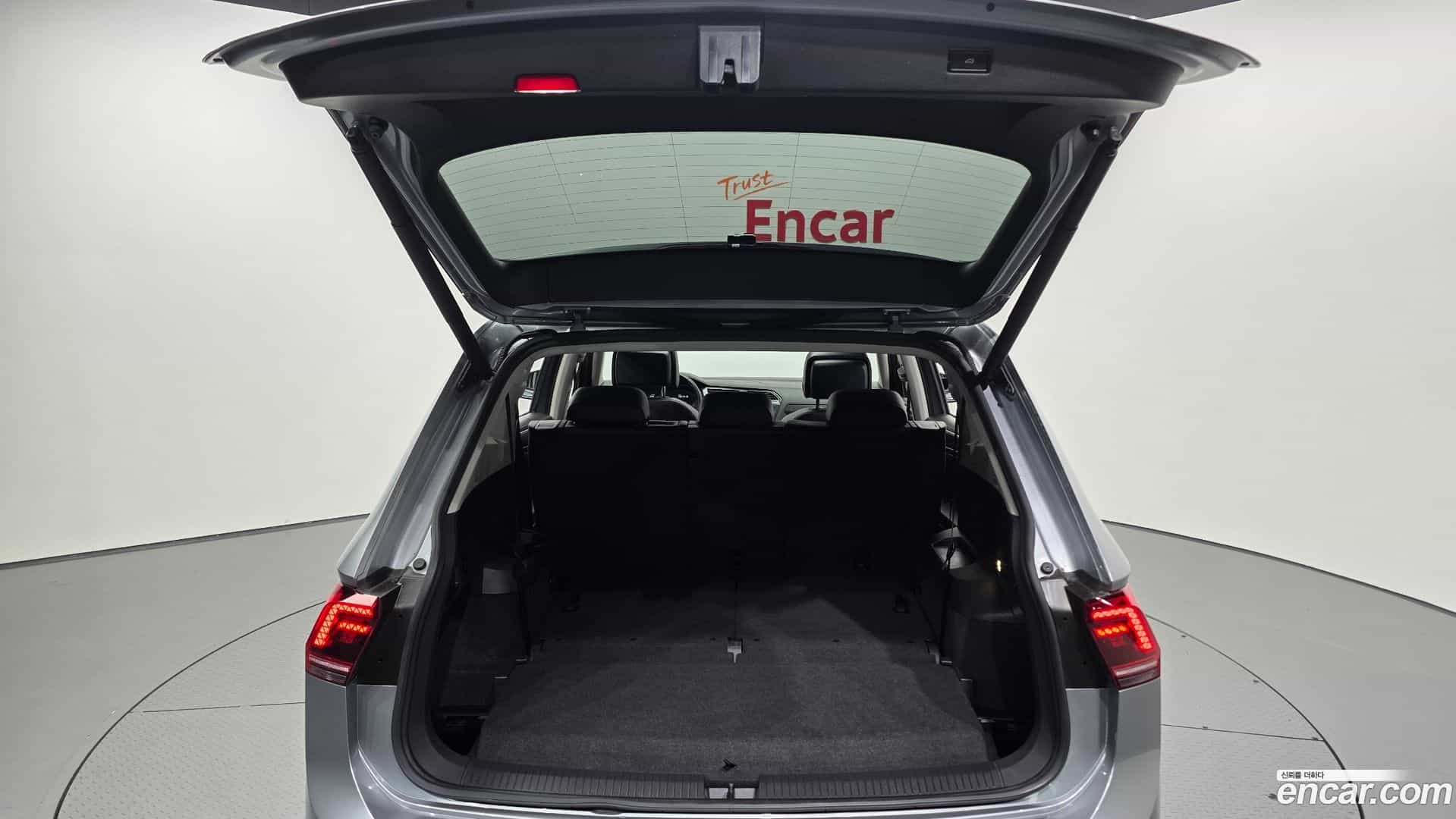 Tiguan Volkswagen 2020.11-OPTION-041