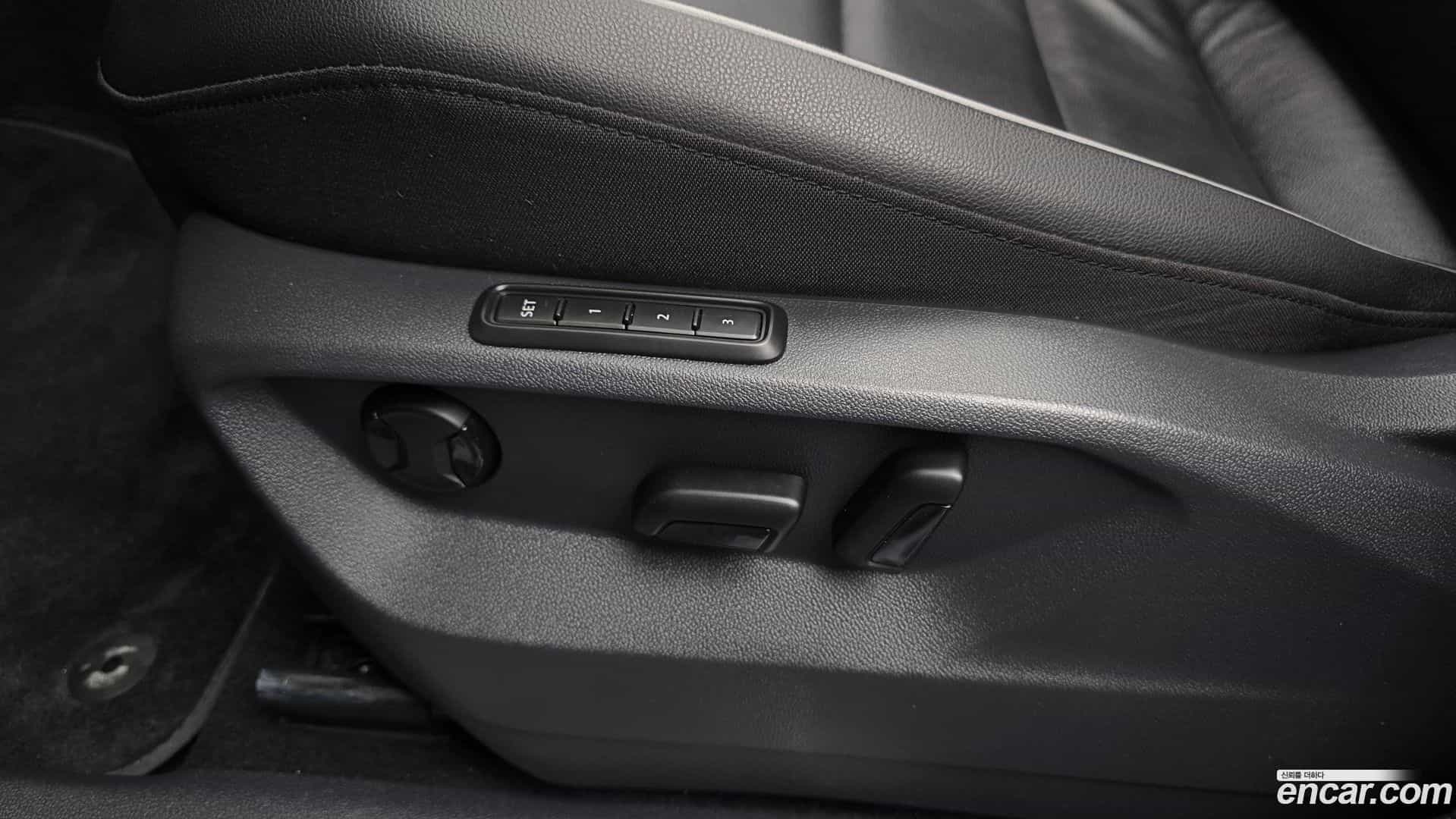 Tiguan Volkswagen 2020.11-OPTION-046